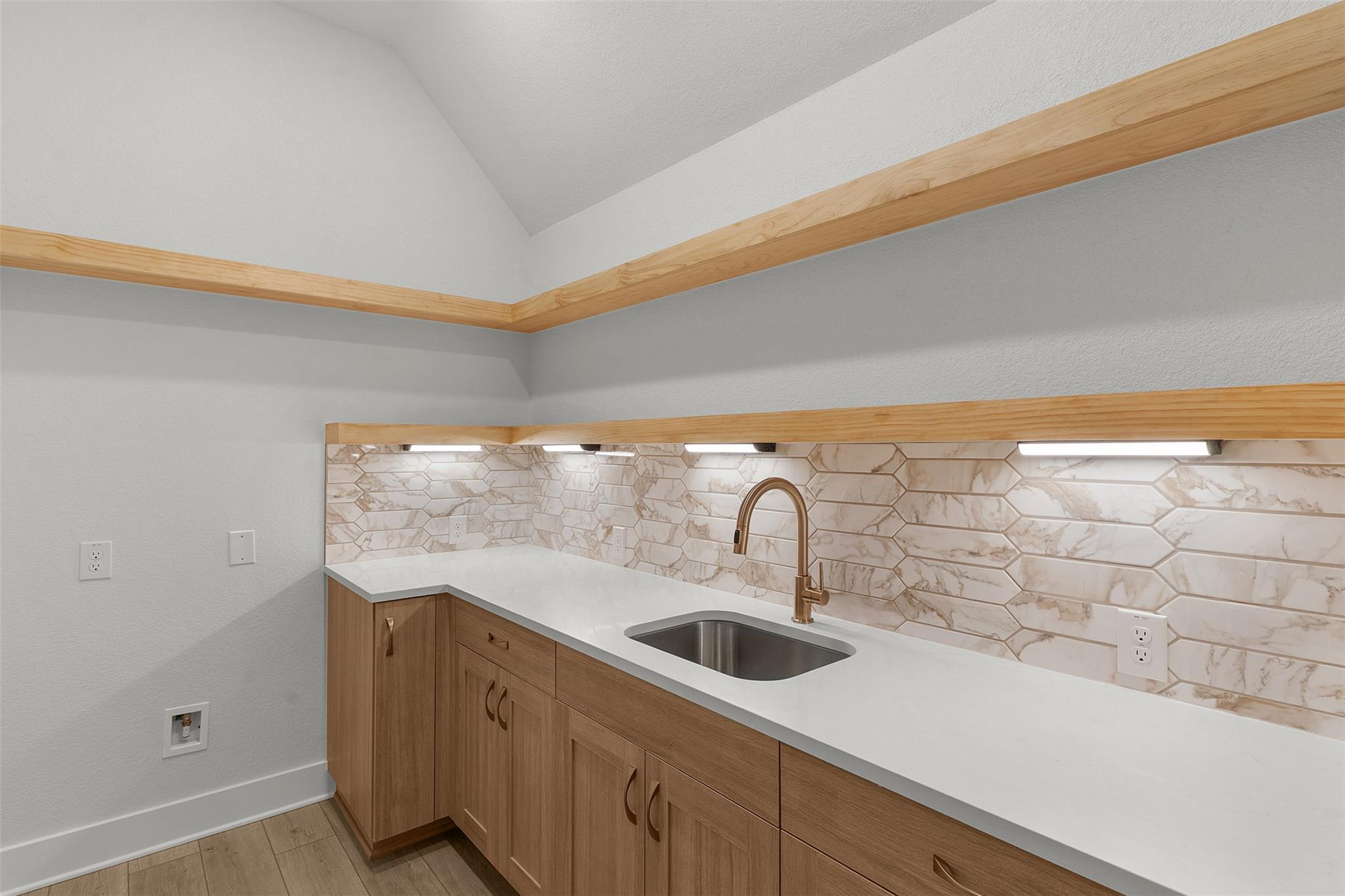 212 Three Rivers Rd, Florence, TX 76527