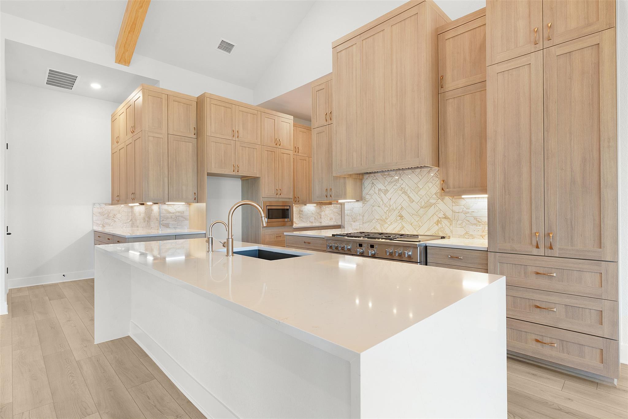 212 Three Rivers Rd, Florence, TX 76527