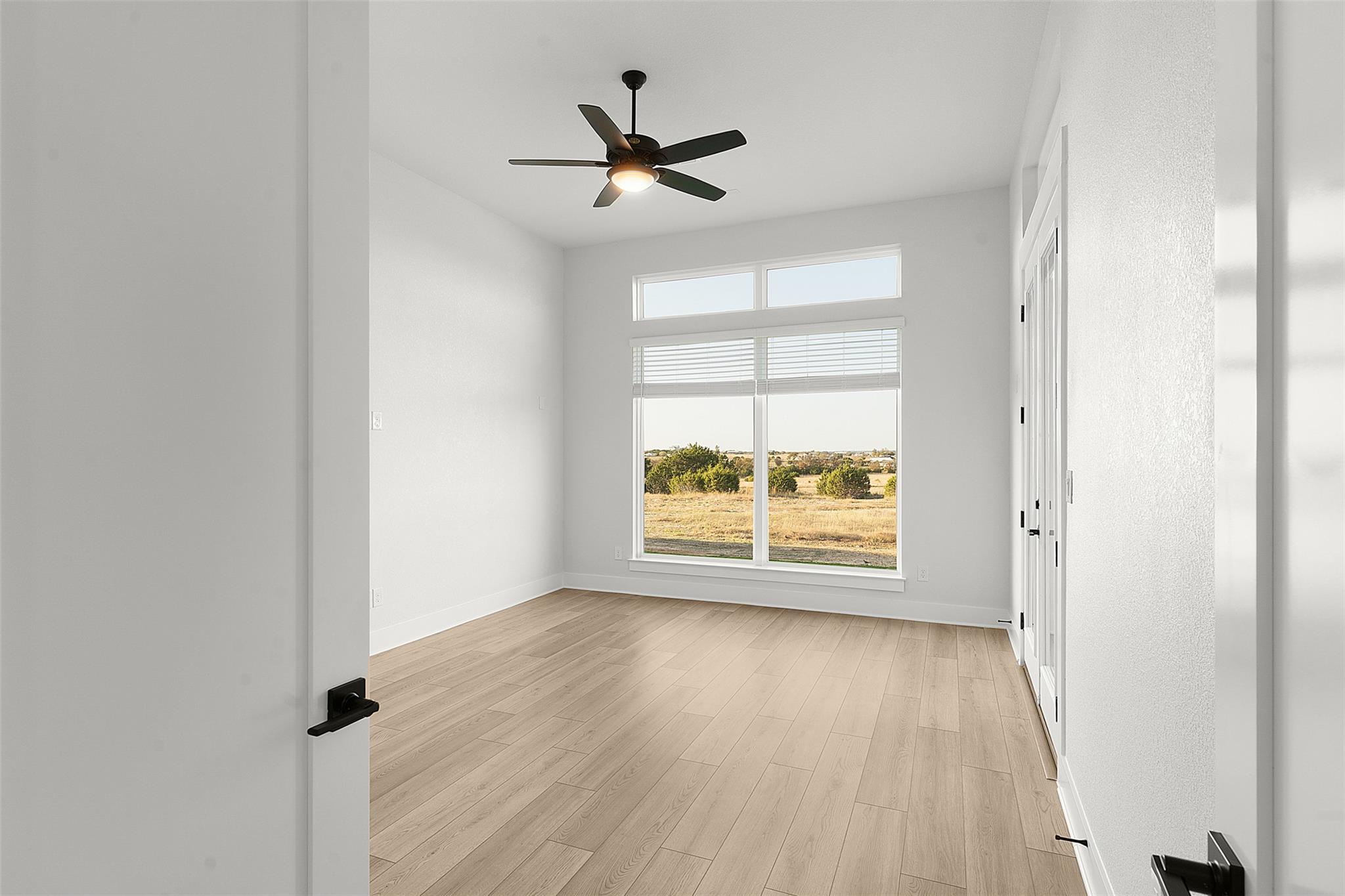 212 Three Rivers Rd, Florence, TX 76527