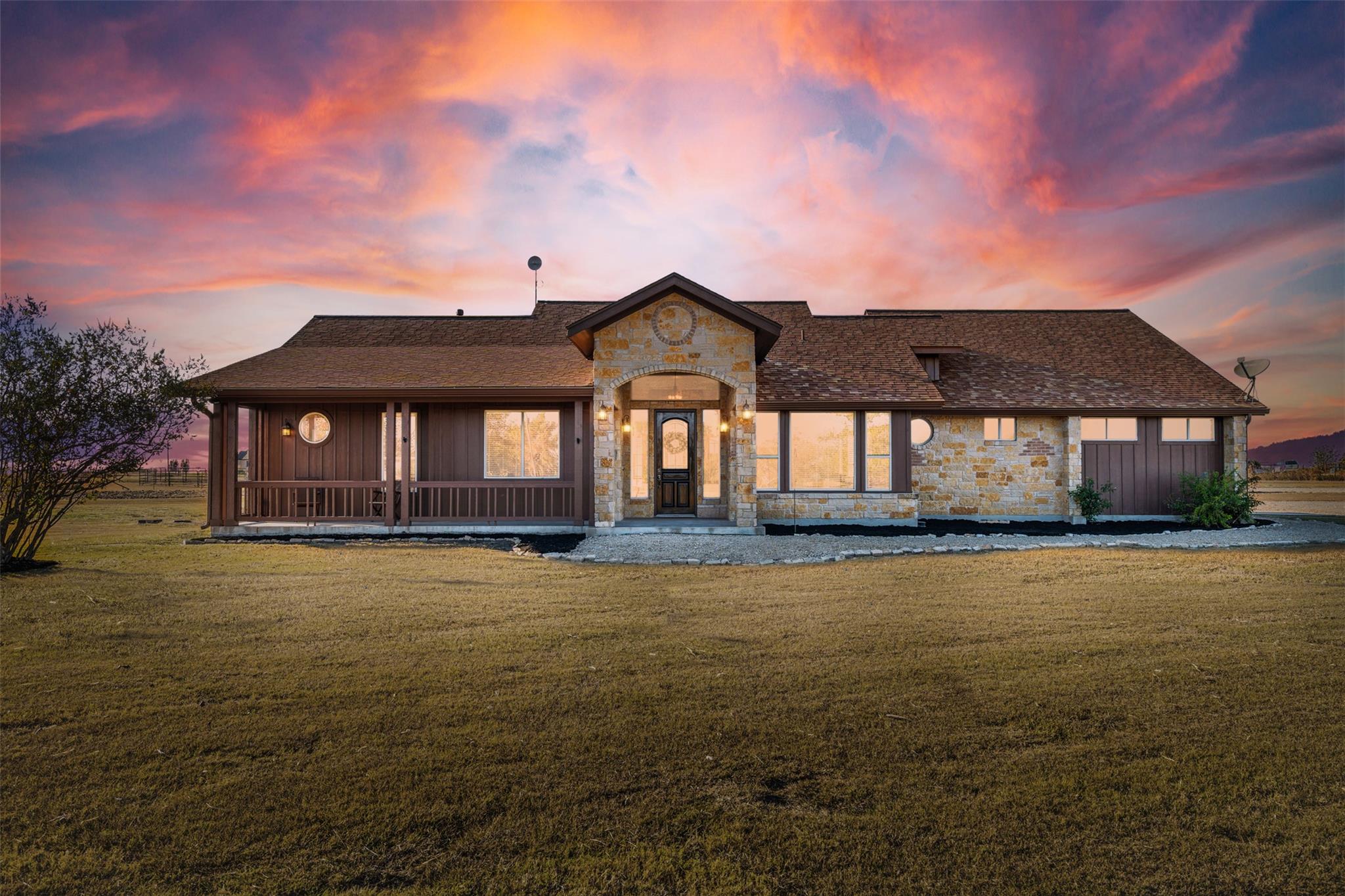 201 Battleground Cir, Taylor, TX 76574