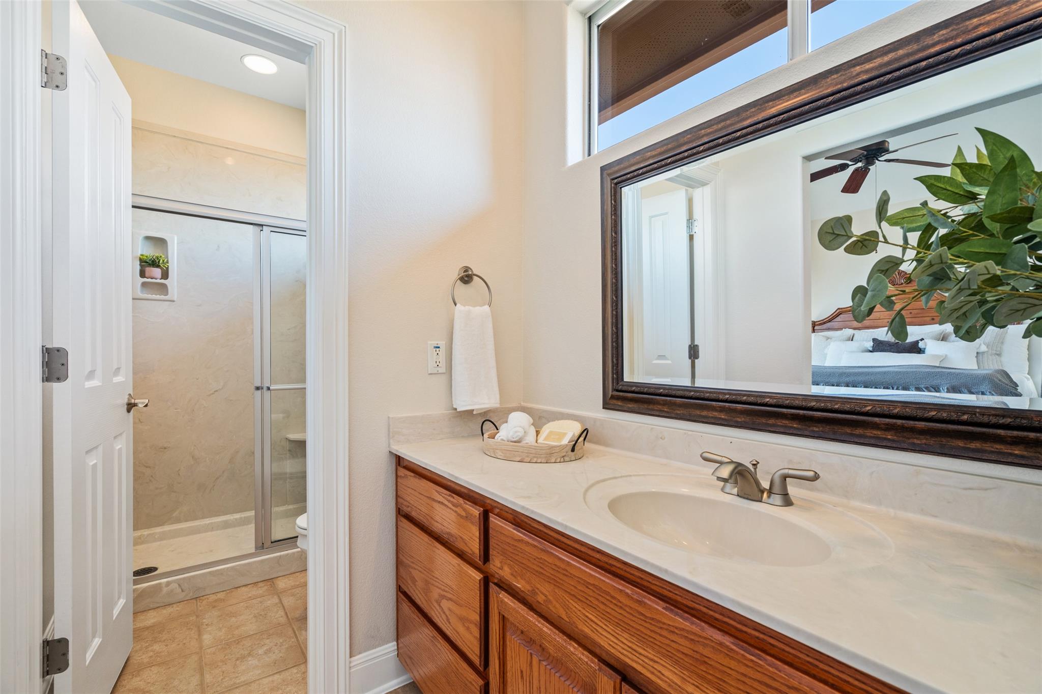 201 Battleground Cir, Taylor, TX 76574