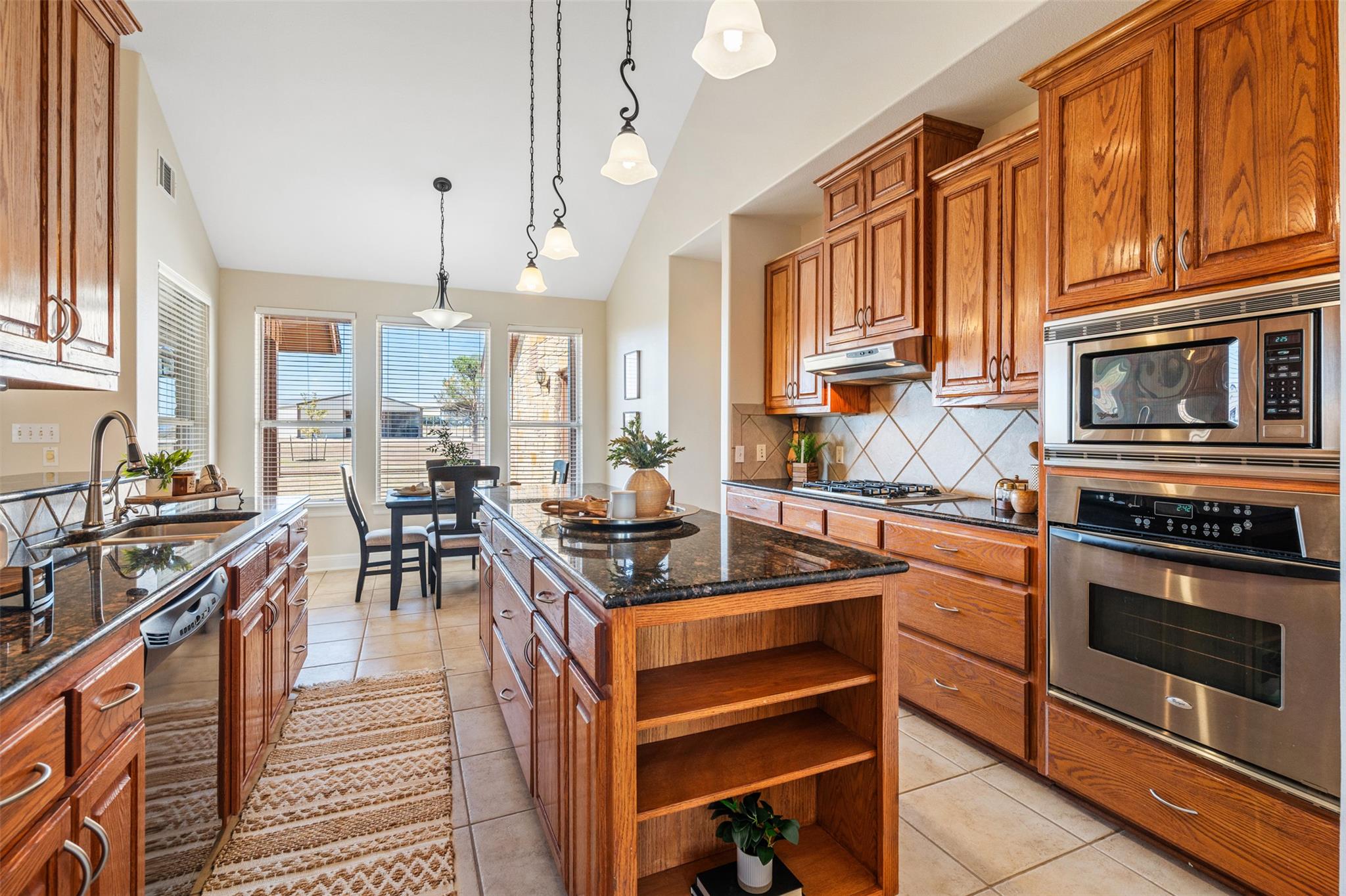 201 Battleground Cir, Taylor, TX 76574