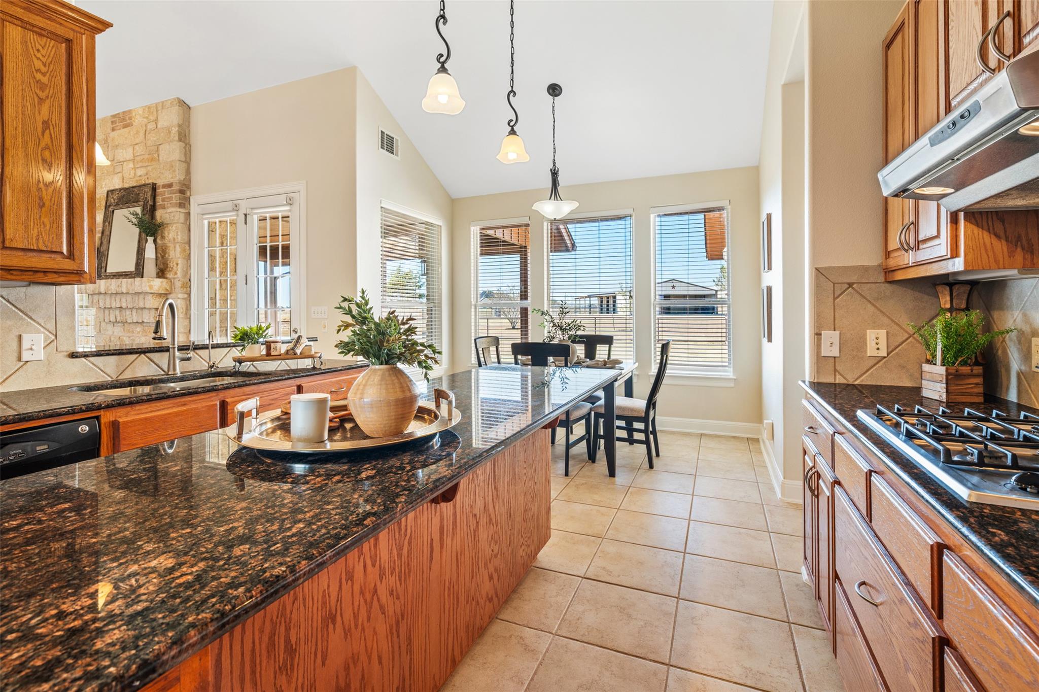 201 Battleground Cir, Taylor, TX 76574