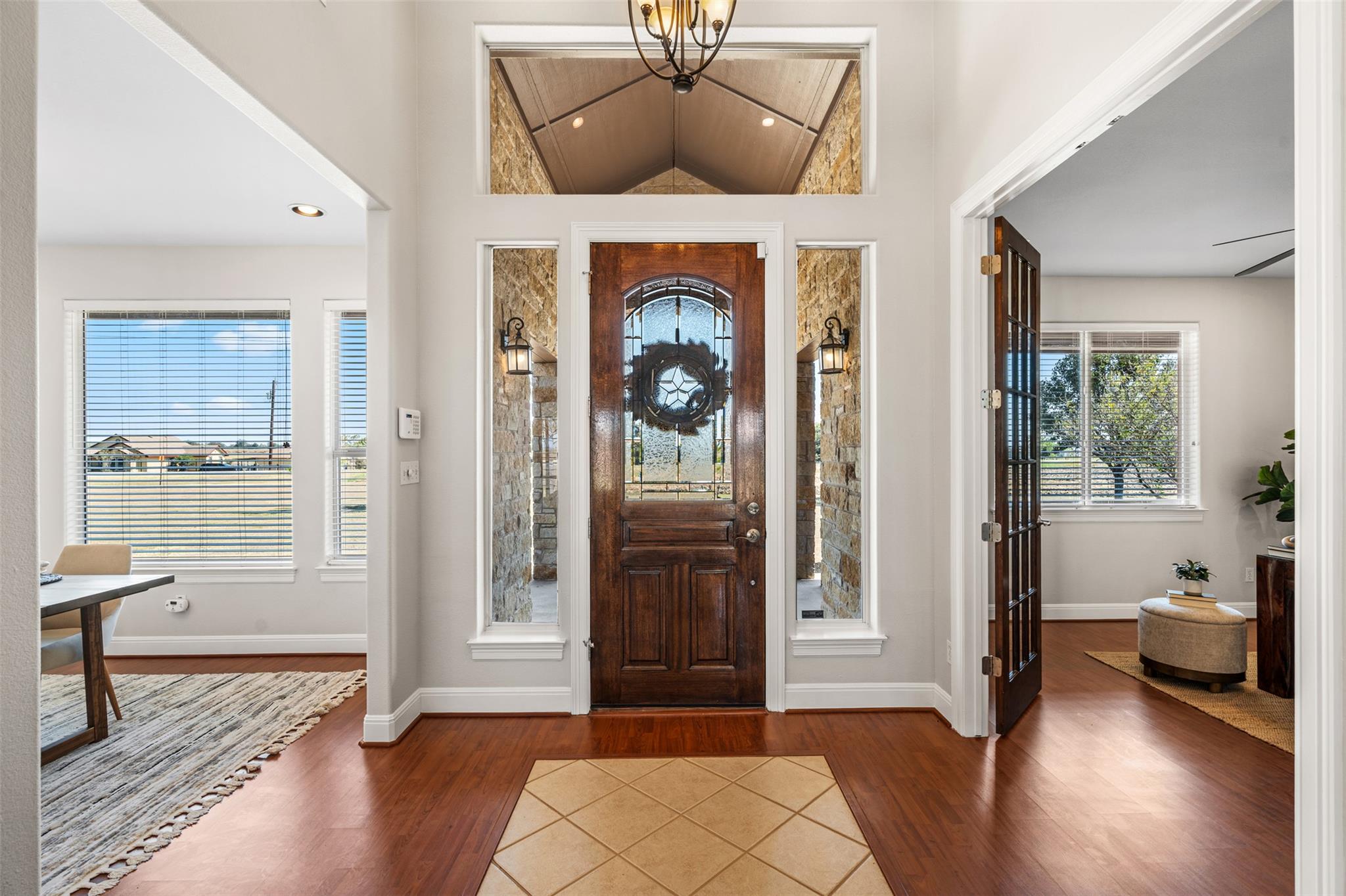 201 Battleground Cir, Taylor, TX 76574