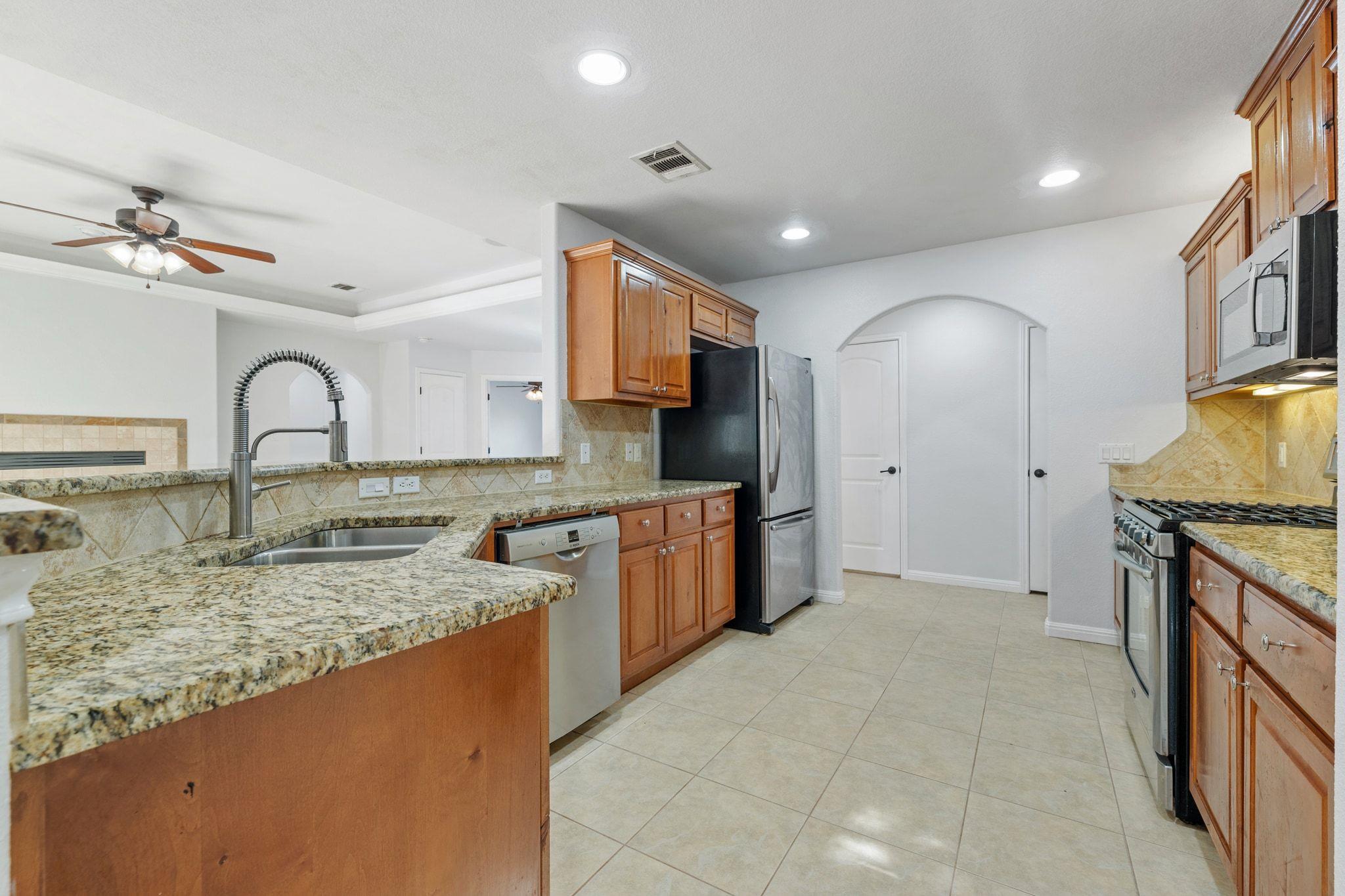 4203 Hillside Dr, Lago Vista, TX 78645