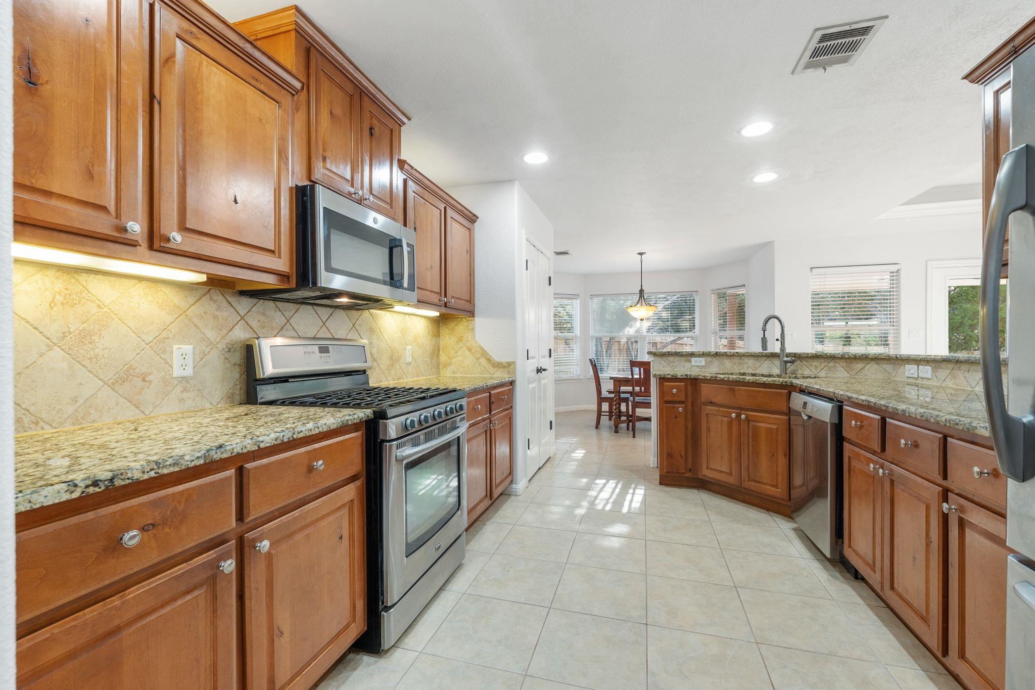 4203 Hillside Dr, Lago Vista, TX 78645