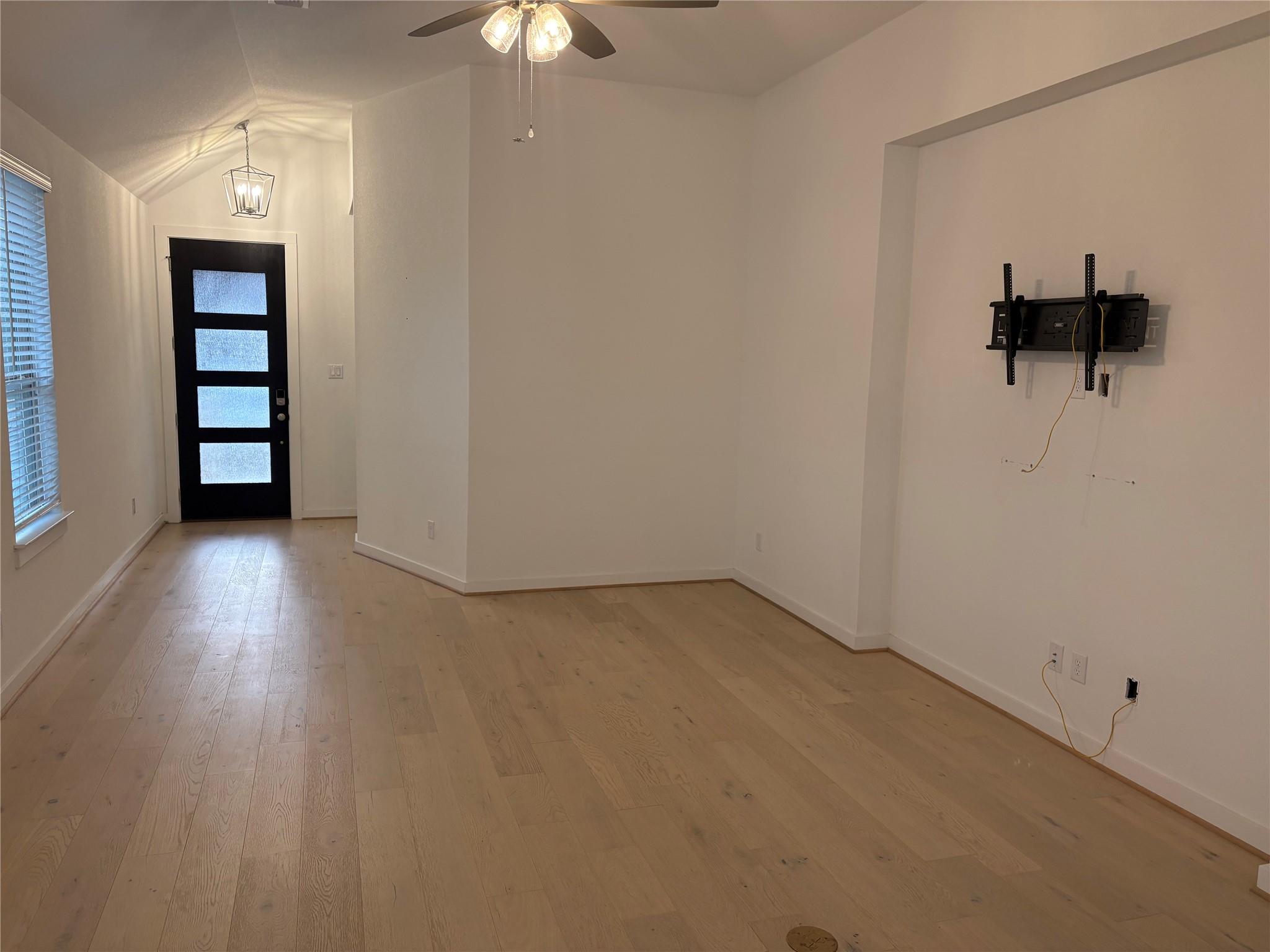 200 Dycus Bnd, Liberty Hill, TX 78642