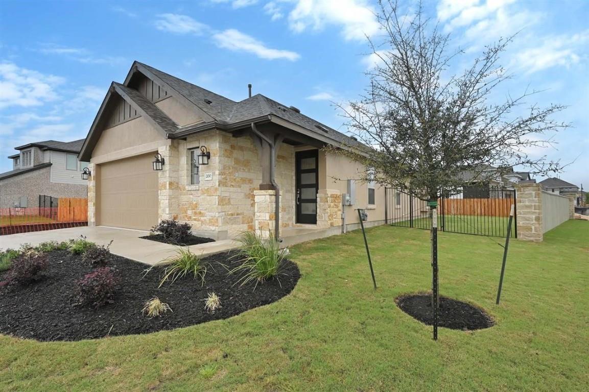 200 Dycus Bnd, Liberty Hill, TX 78642
