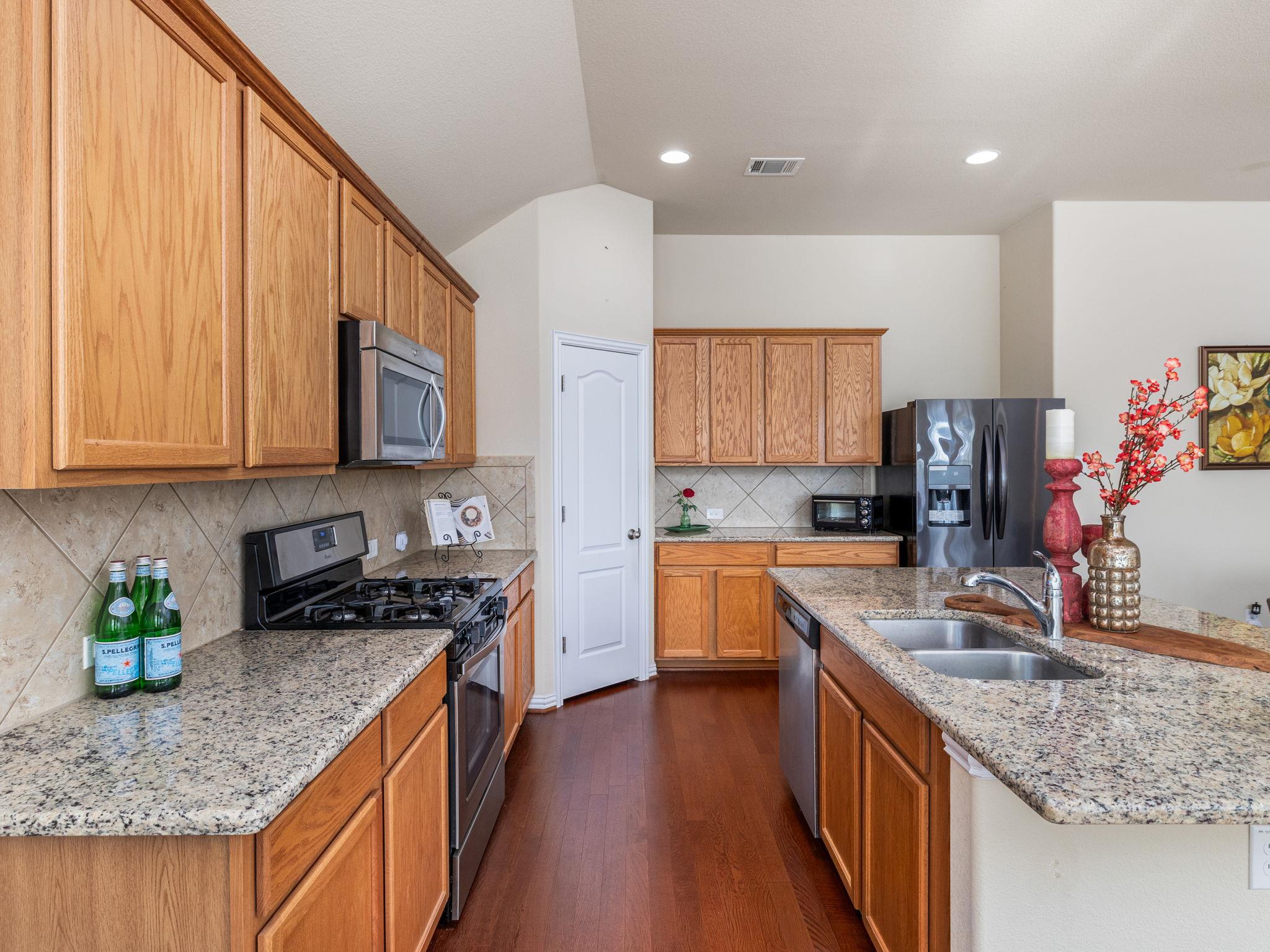 535 Tranquility Mtn, Buda, TX 78610