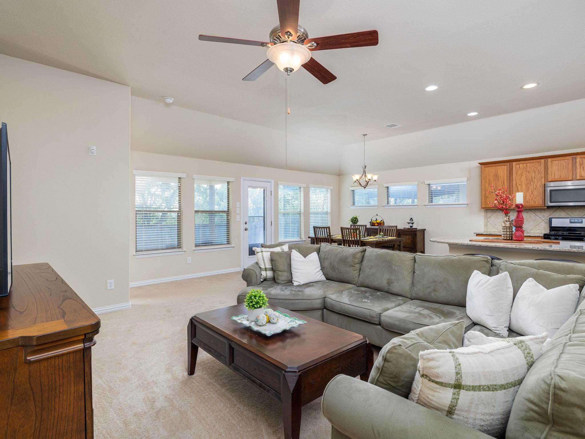 535 Tranquility Mtn, Buda, TX 78610