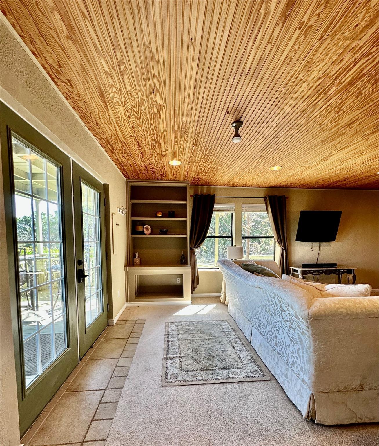 20815 Colorado Dr W, Spicewood, TX 78669