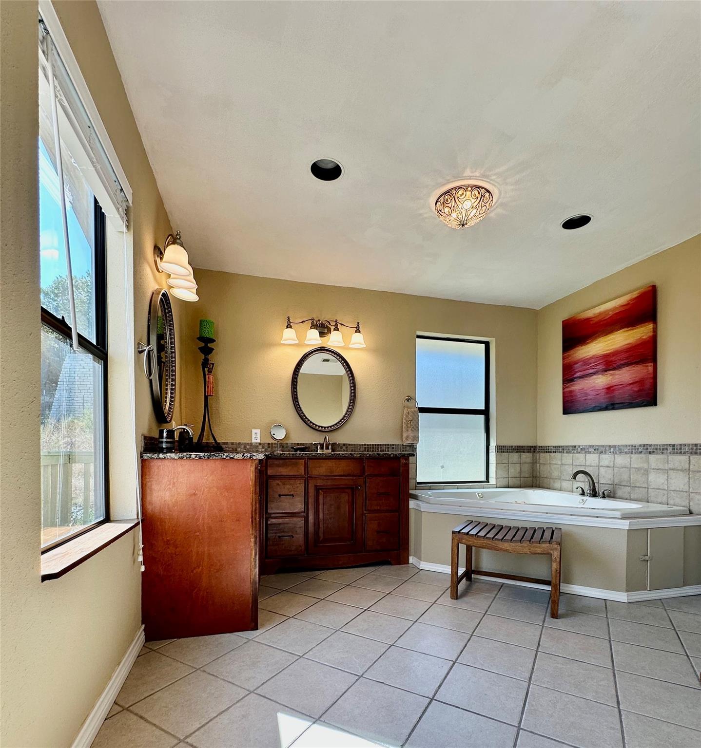 20815 Colorado Dr W, Spicewood, TX 78669