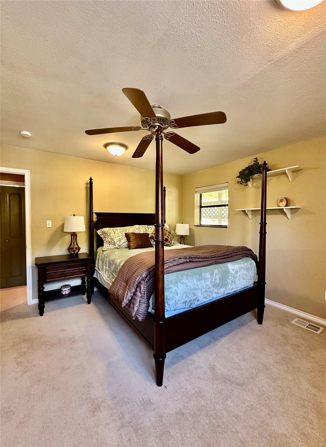 20815 Colorado Dr W, Spicewood, TX 78669