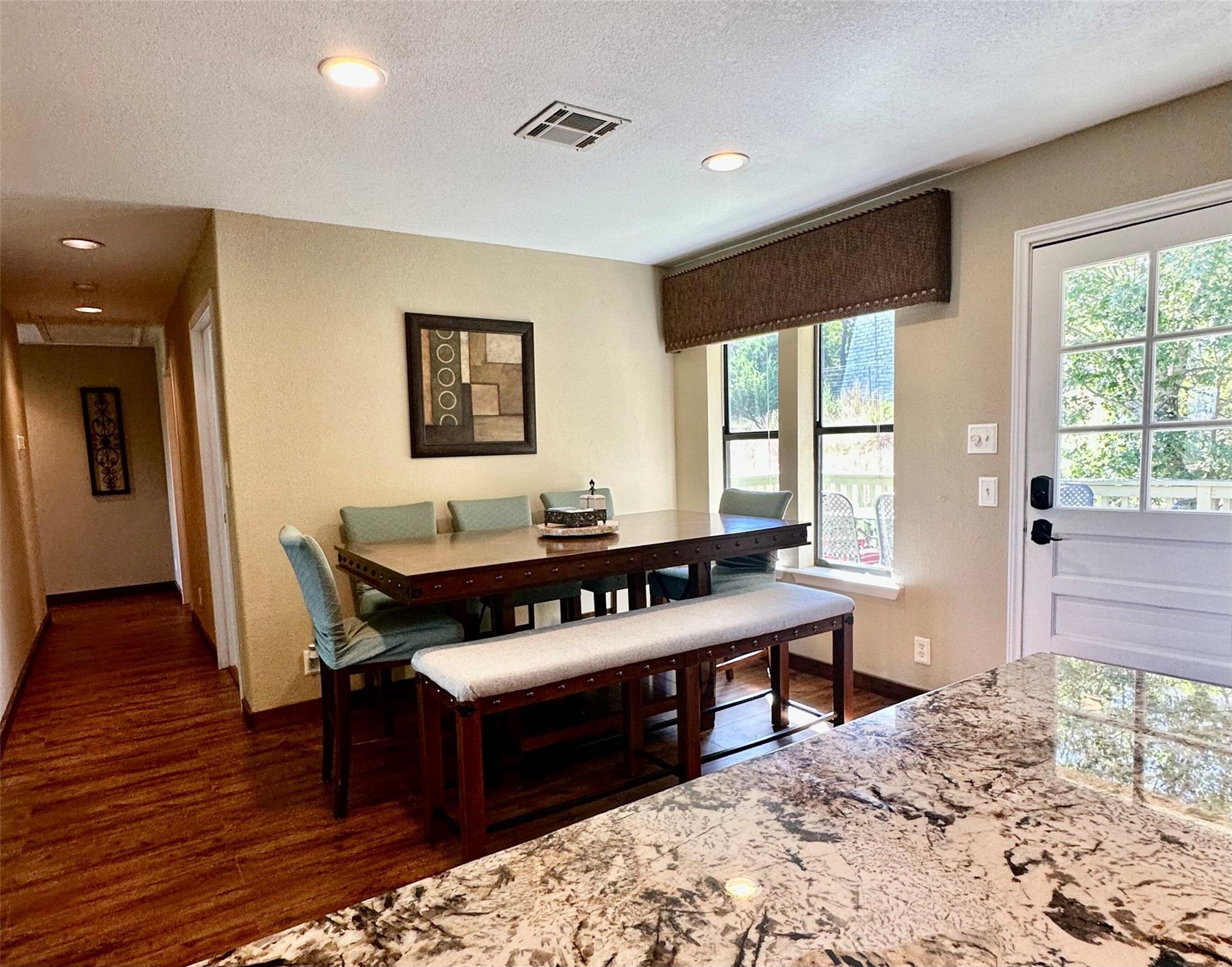 20815 Colorado Dr W, Spicewood, TX 78669