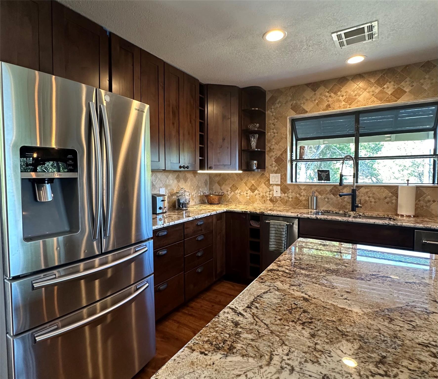 20815 Colorado Dr W, Spicewood, TX 78669