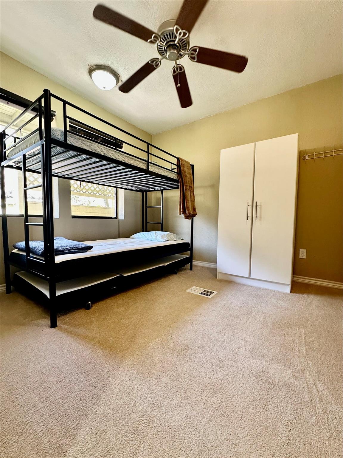 20815 Colorado Dr W, Spicewood, TX 78669