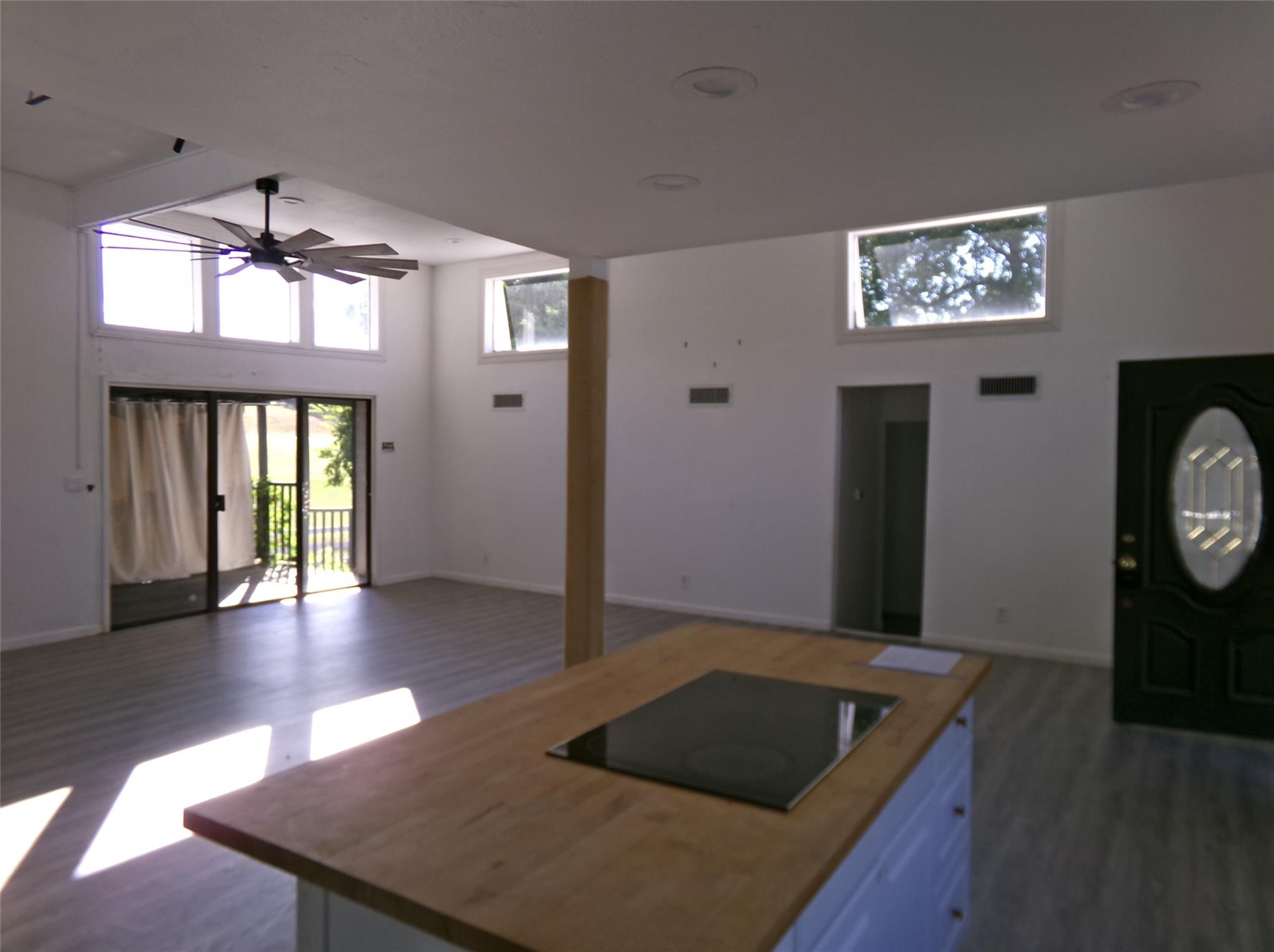 20707 Greenpark Dr, Lago Vista, TX 78645