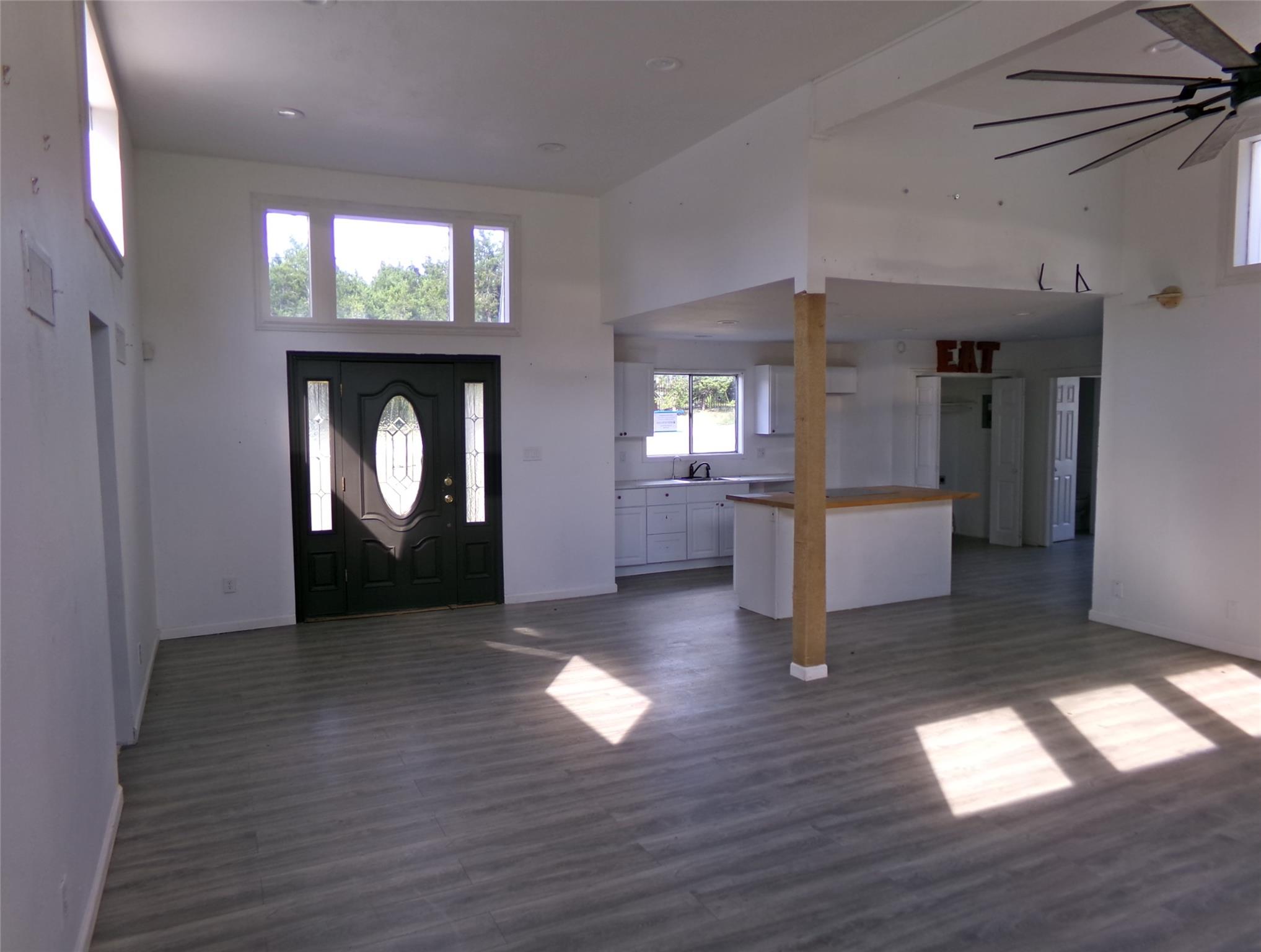 20707 Greenpark Dr, Lago Vista, TX 78645