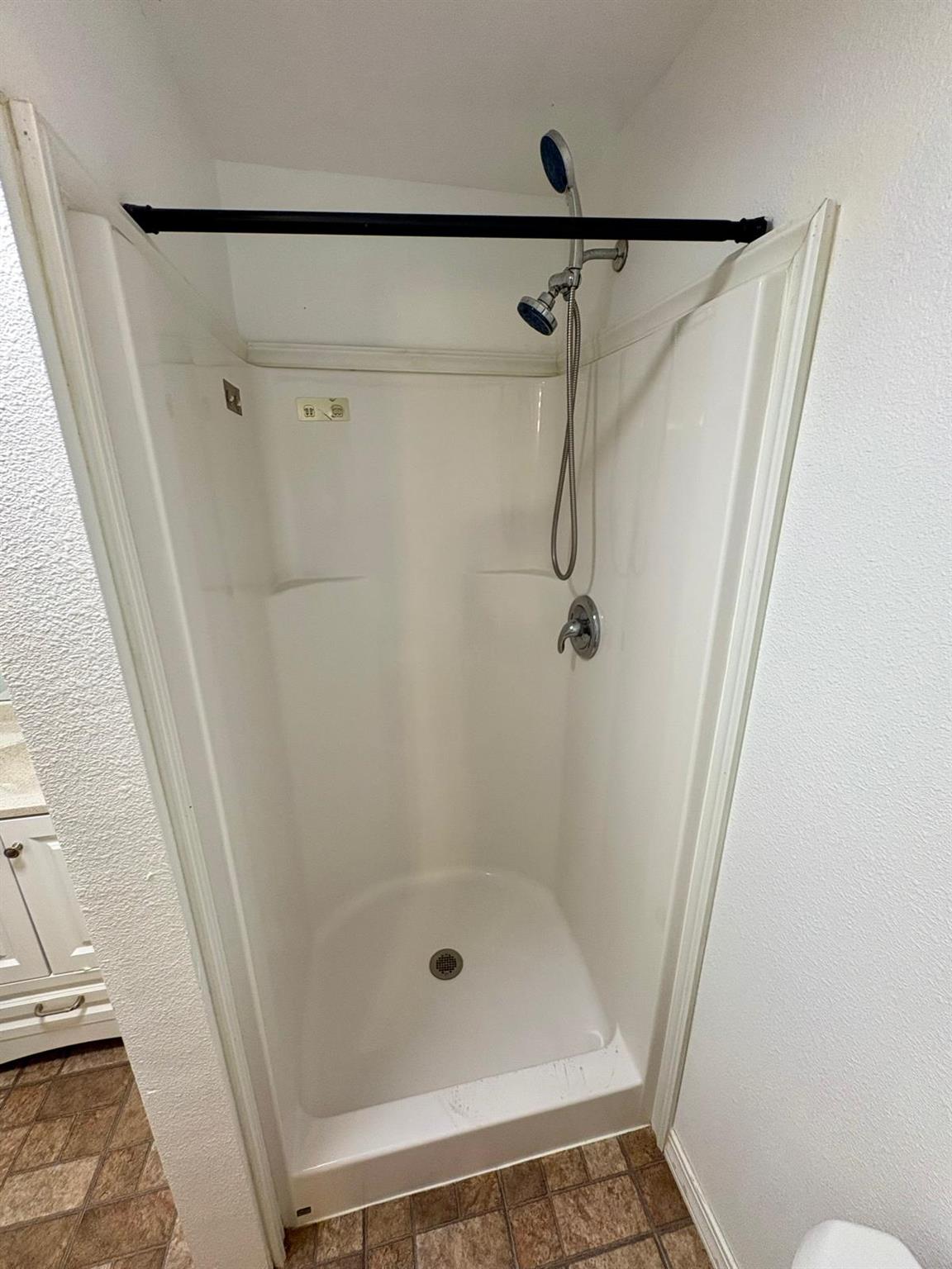 5213 Tucker Hill Ln # Suite B, Cedar Creek, TX 78612