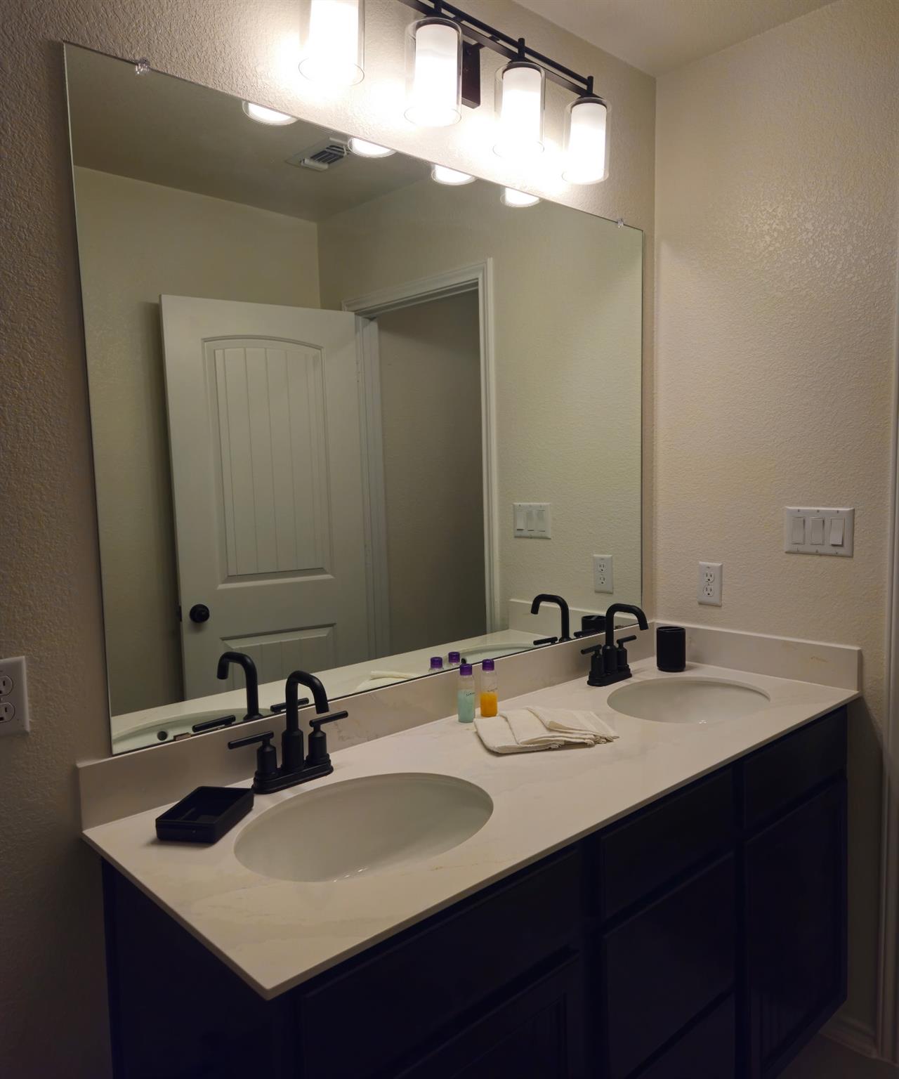 1131 Aronia Ln, Georgetown, TX 78626