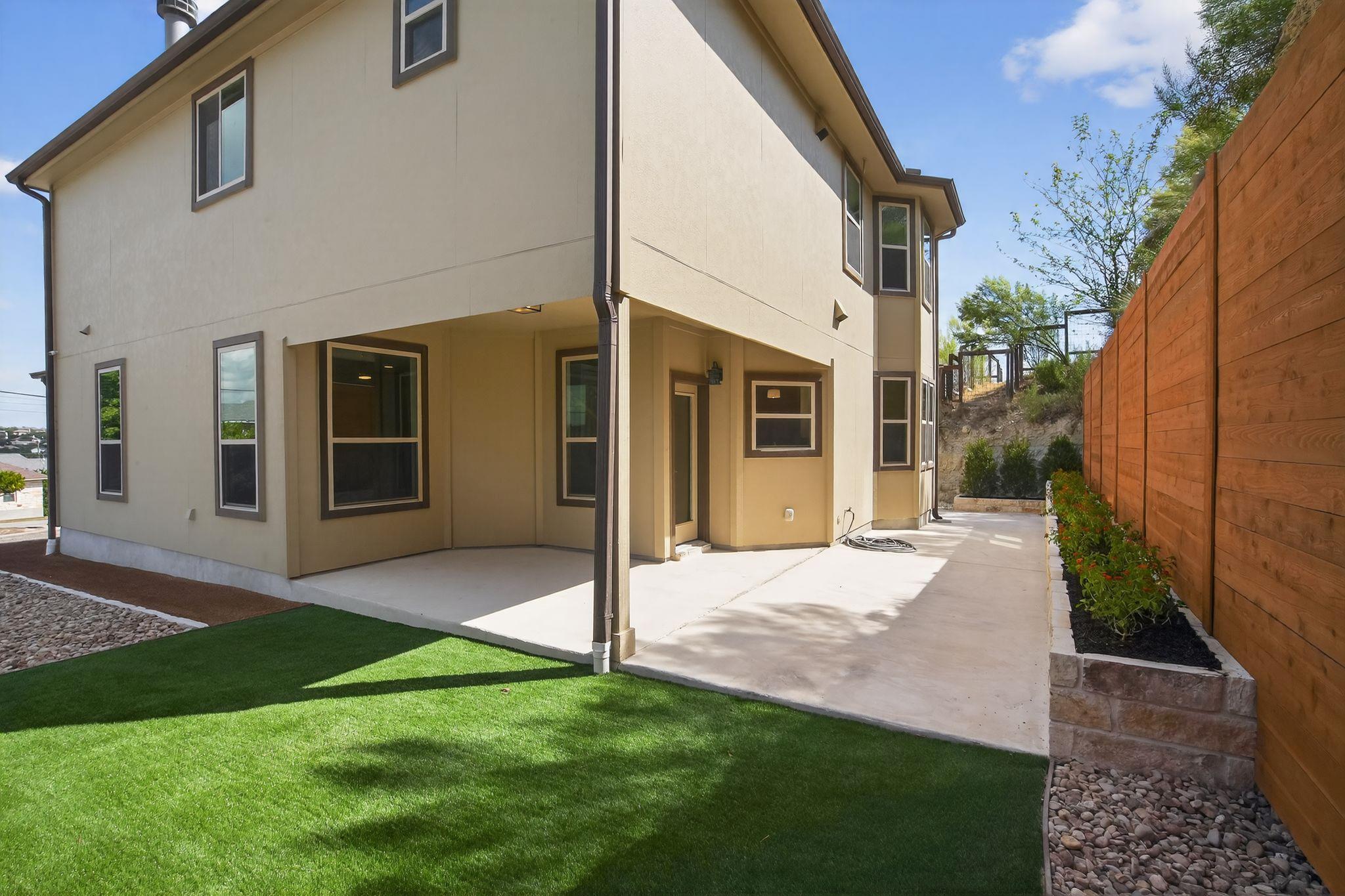 10624 Lake Park Dr, Dripping Springs, TX 78620