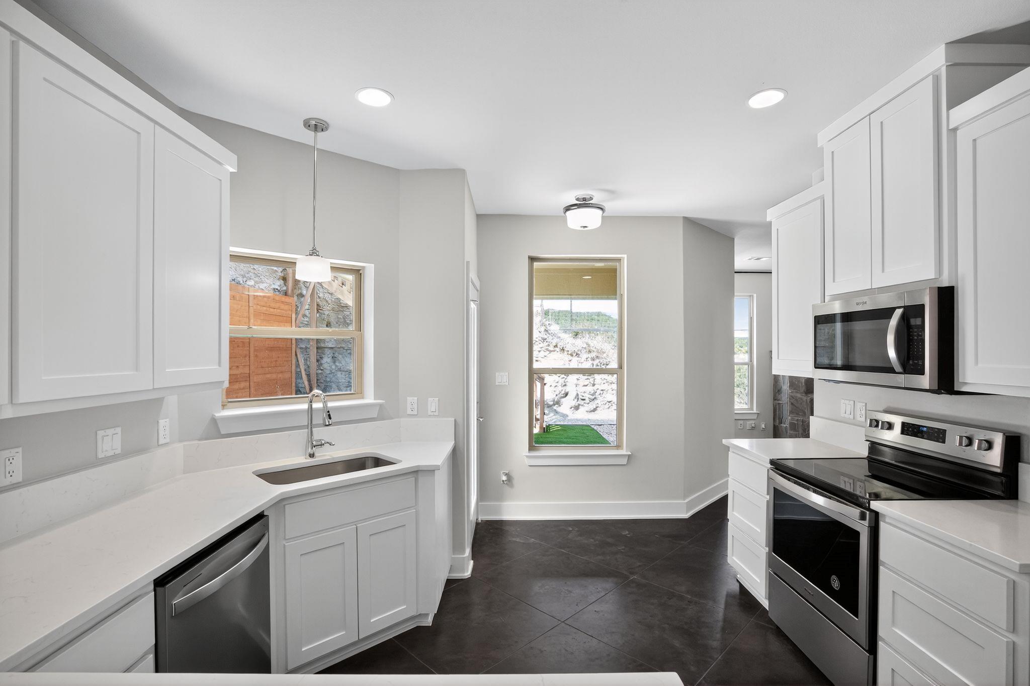 10624 Lake Park Dr, Dripping Springs, TX 78620