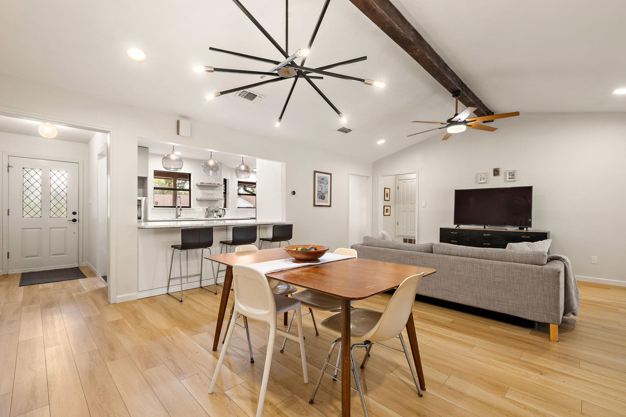 2202 Carolyn Dr, Taylor, TX 76574