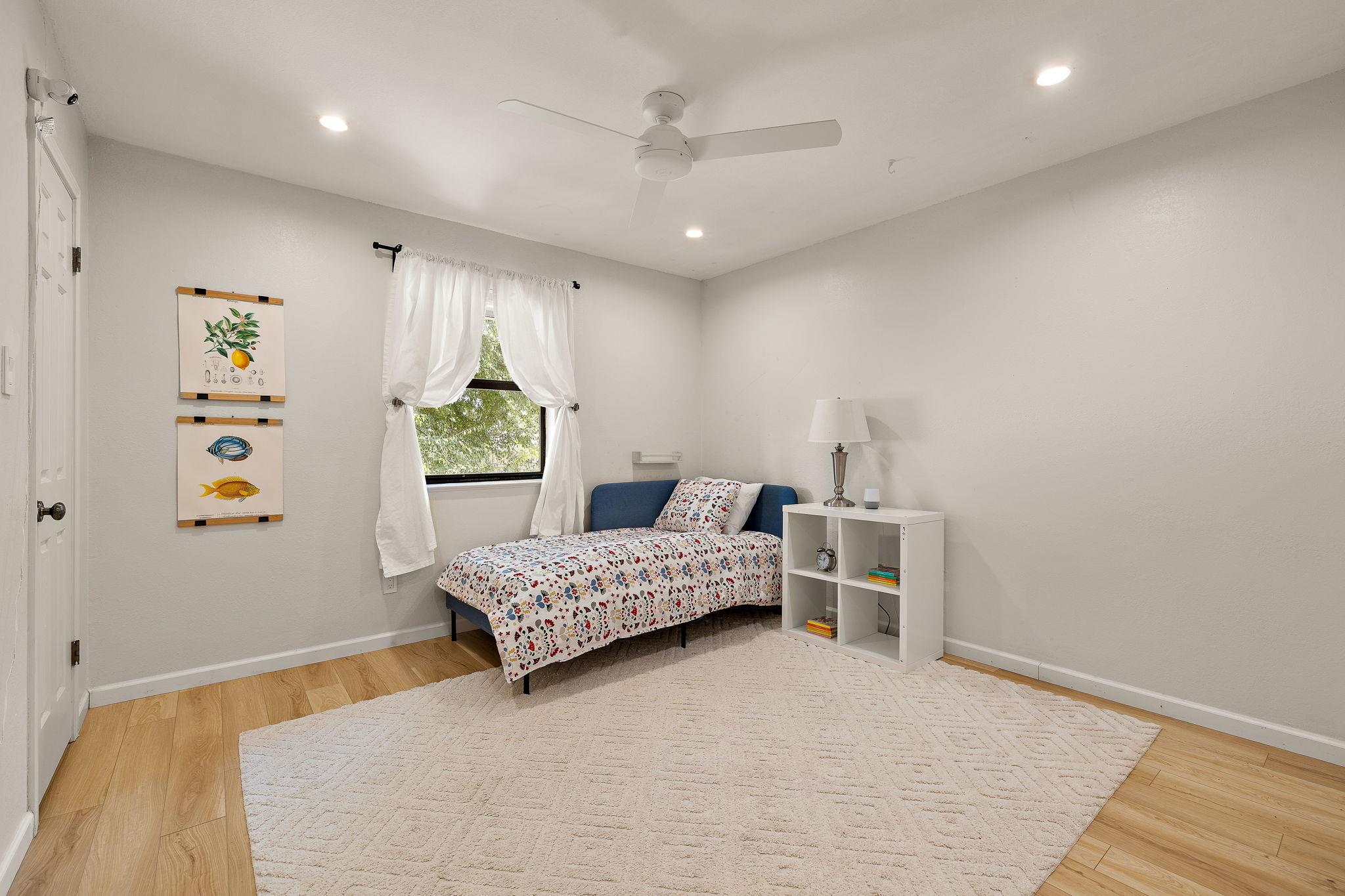 2202 Carolyn Dr, Taylor, TX 76574