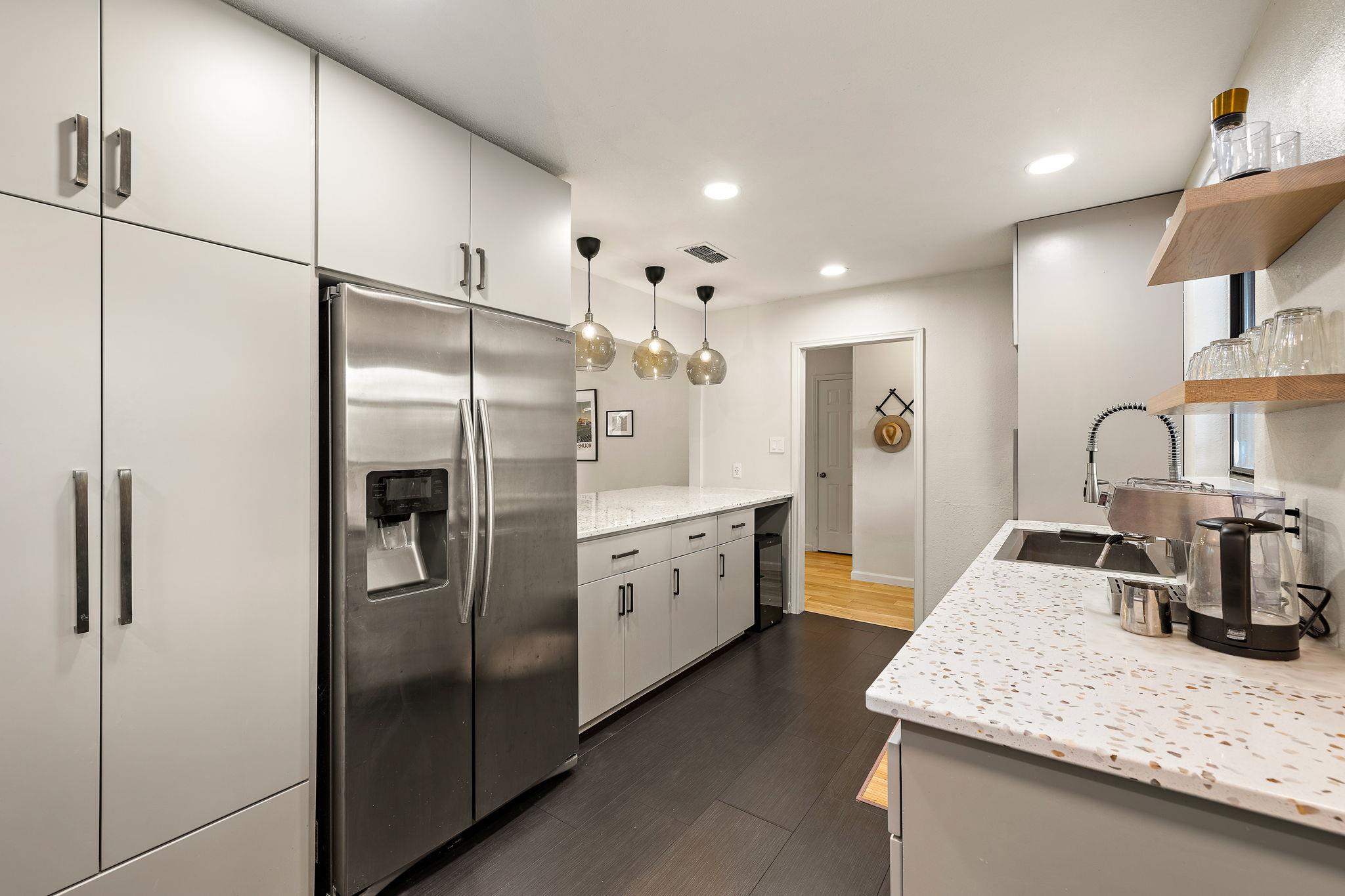 2202 Carolyn Dr, Taylor, TX 76574