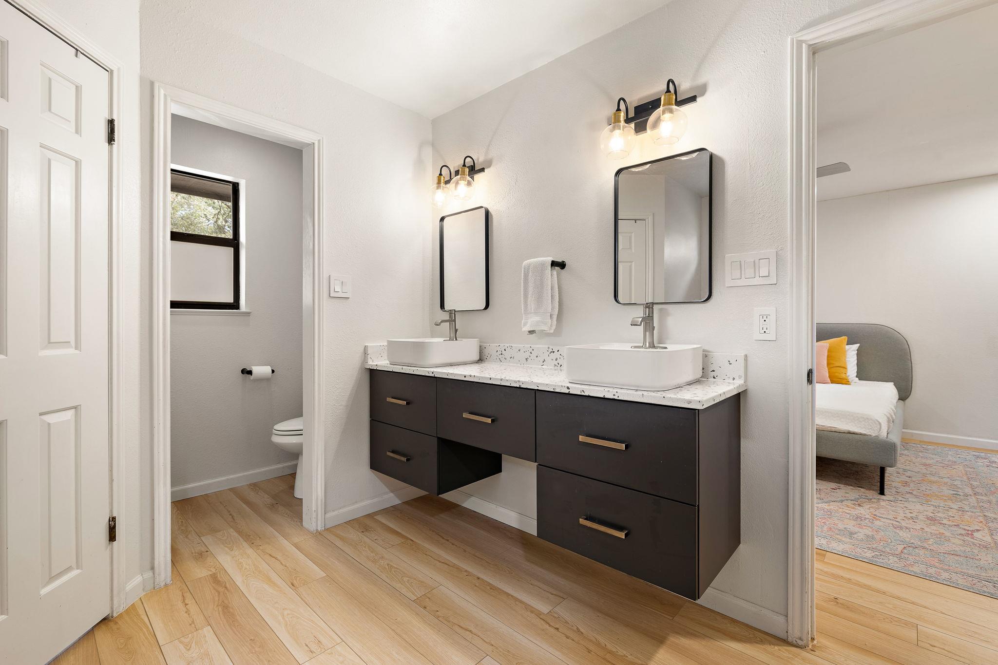 2202 Carolyn Dr, Taylor, TX 76574