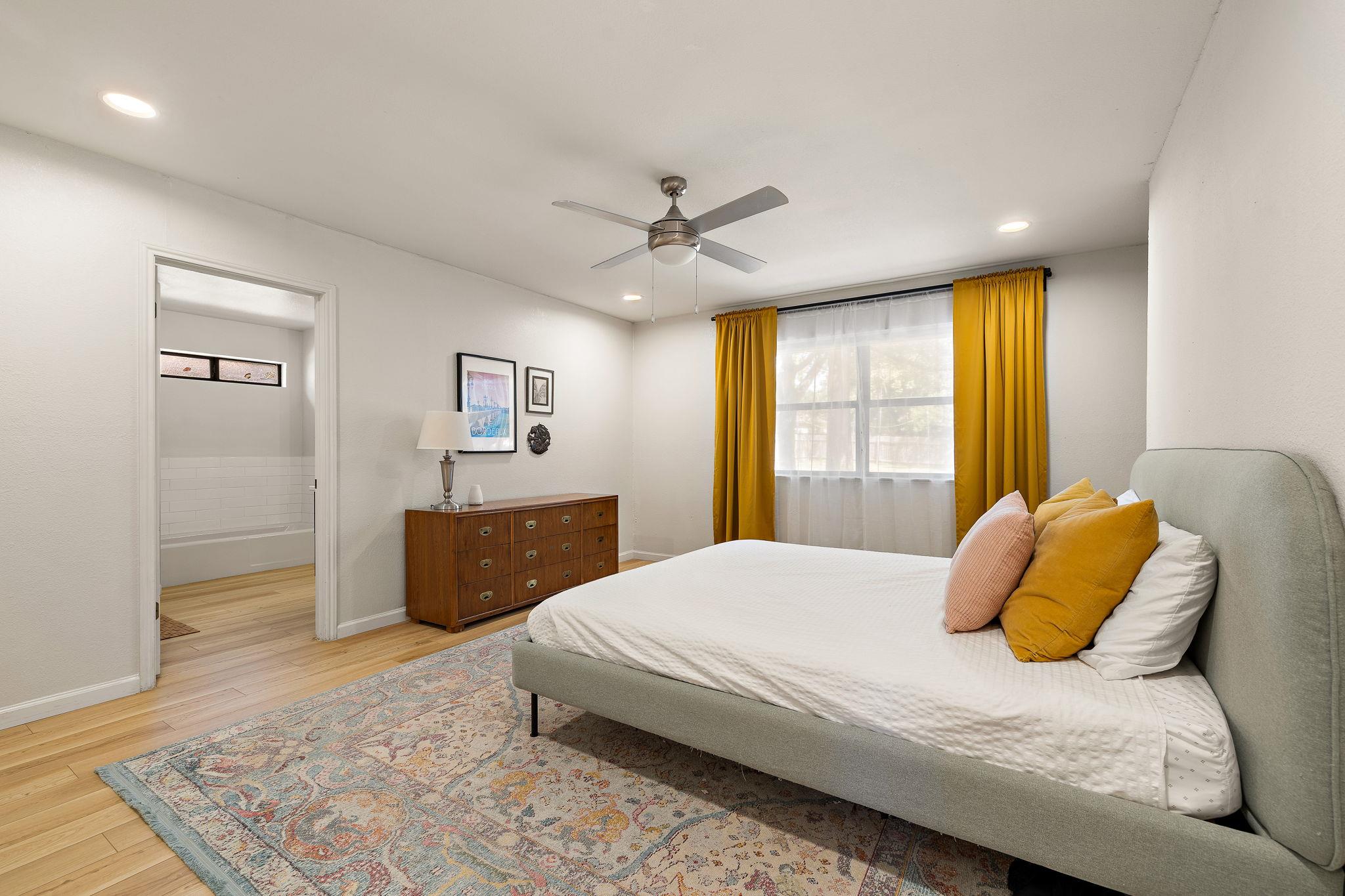 2202 Carolyn Dr, Taylor, TX 76574