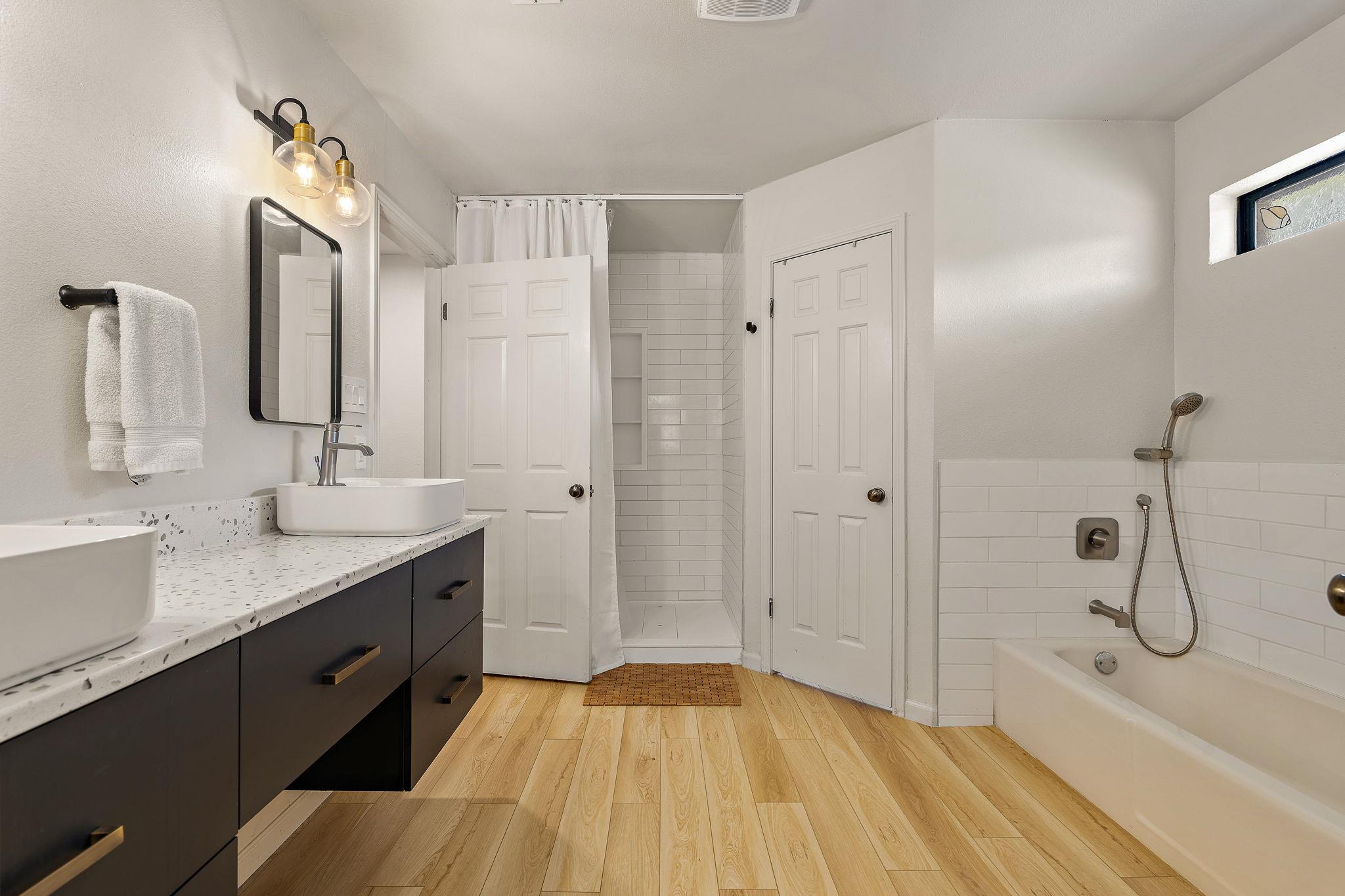 2202 Carolyn Dr, Taylor, TX 76574