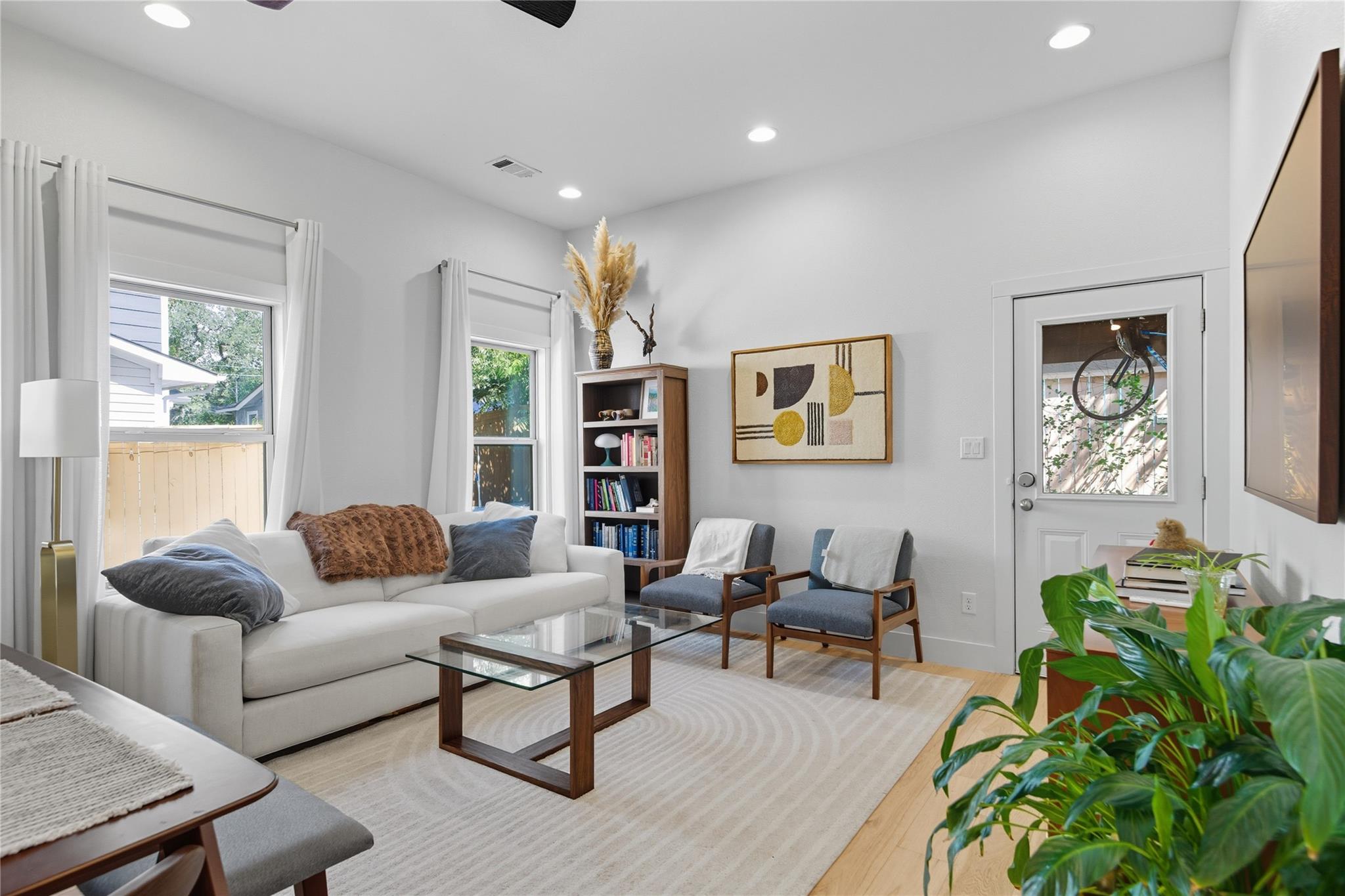 2007 Sl Davis Ave # B, Austin, TX 78702