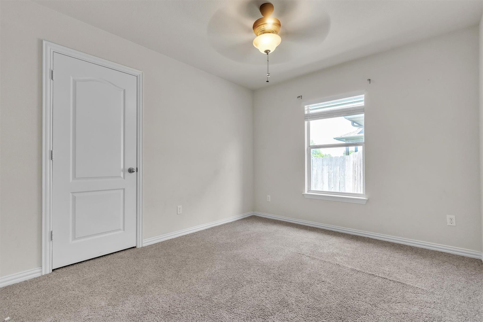 204 Chickadee Ln, Leander, TX 78641