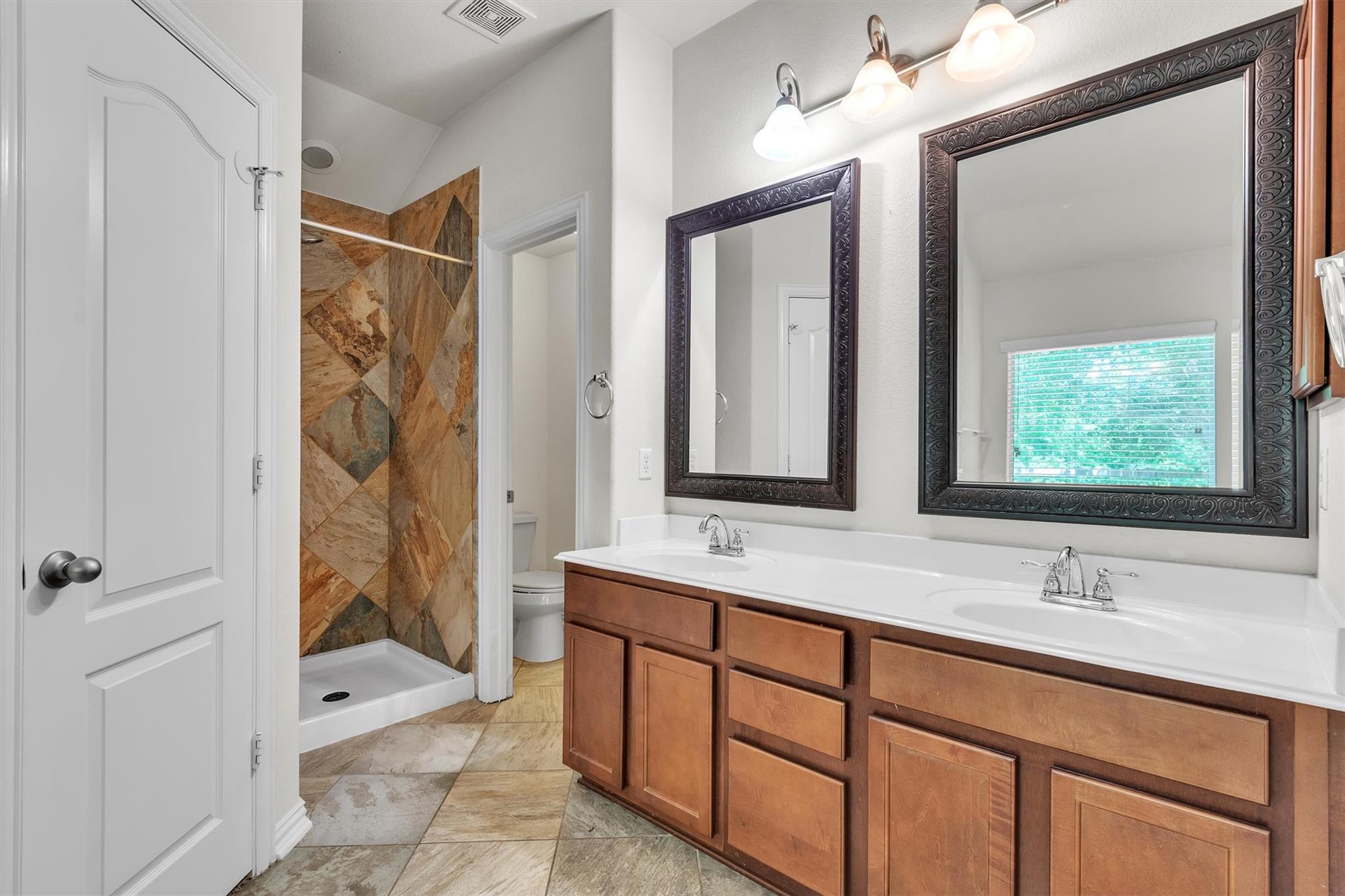 204 Chickadee Ln, Leander, TX 78641