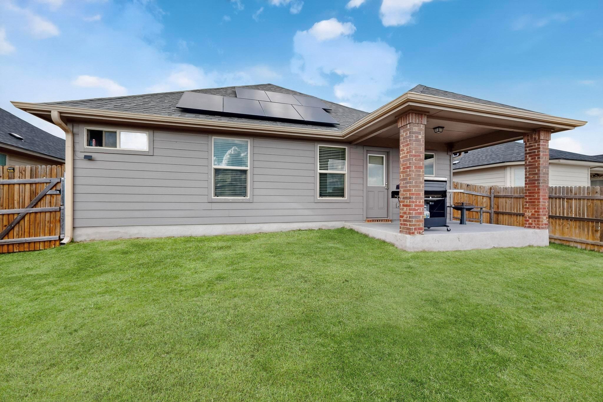 201 Nathaniel Dr, Taylor, TX 76574