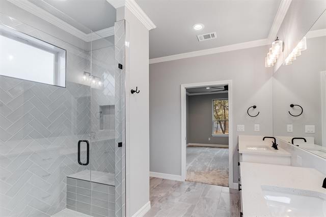 914 W Oak Ridge Dr, Marble Falls, TX 78654