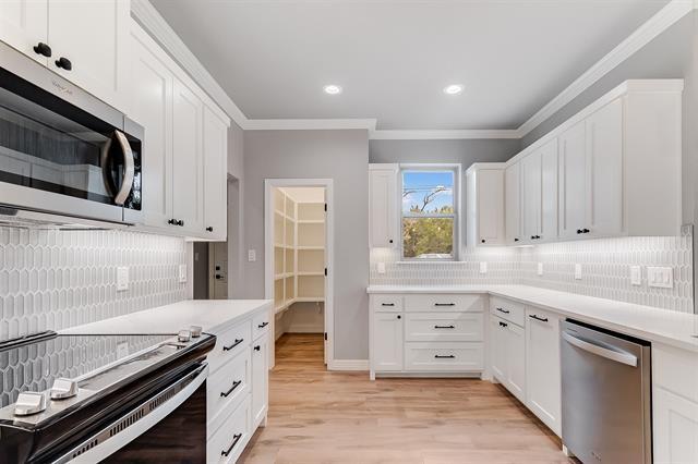 914 W Oak Ridge Dr, Marble Falls, TX 78654