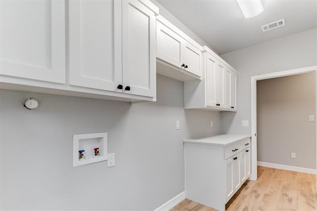 914 W Oak Ridge Dr, Marble Falls, TX 78654