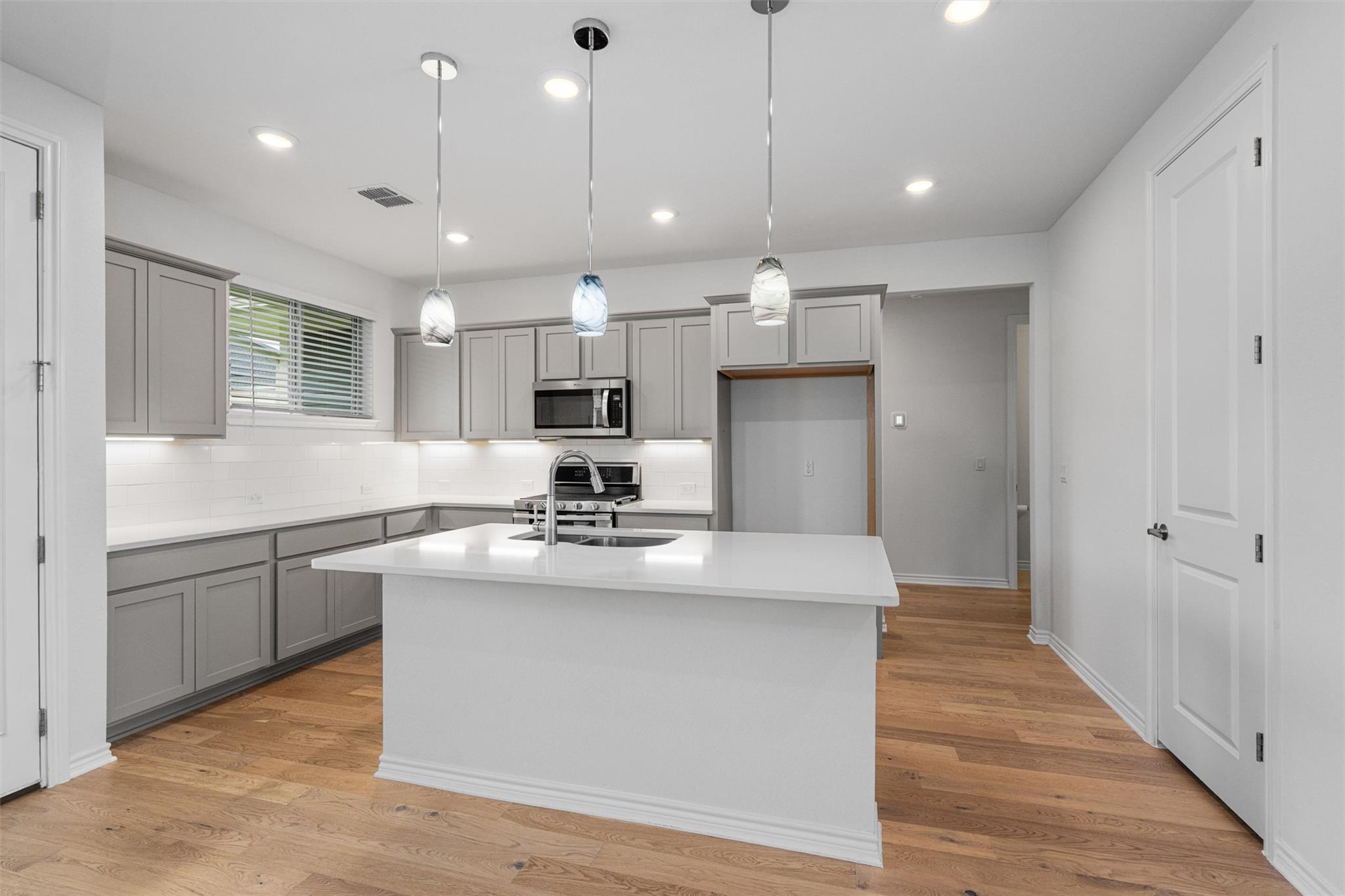 150 Roaming Rock Trl # 101, San Marcos, TX 78666