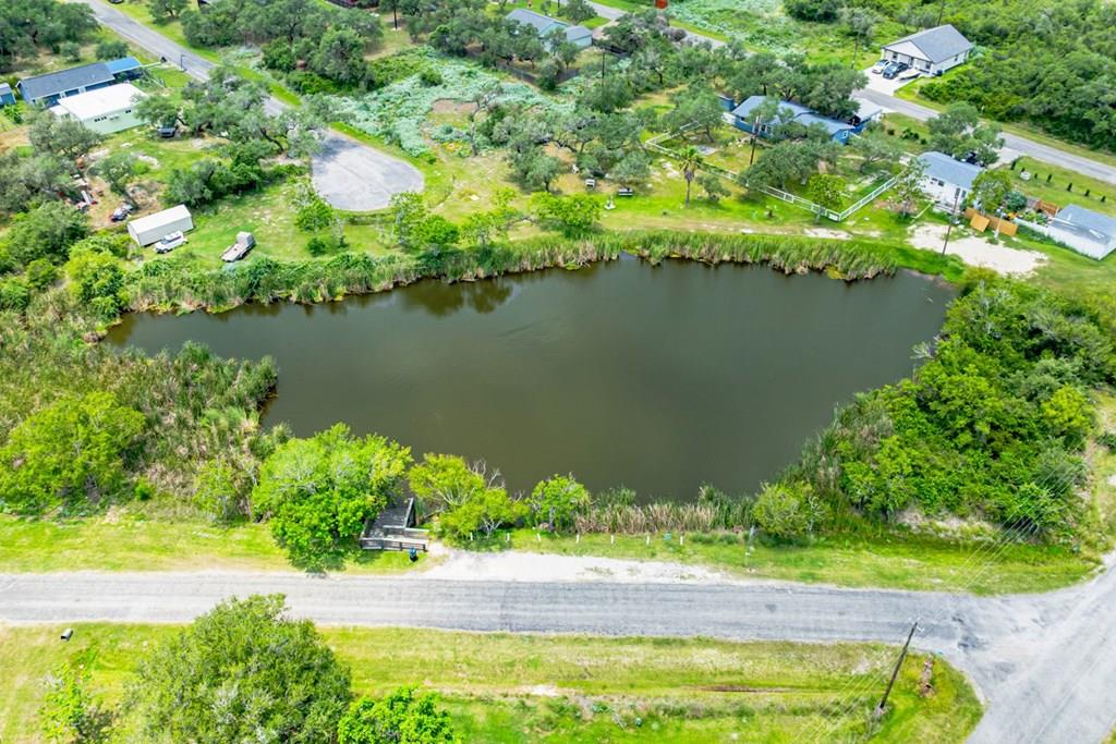 511 Water Oak Ln, Rockport, TX 78382