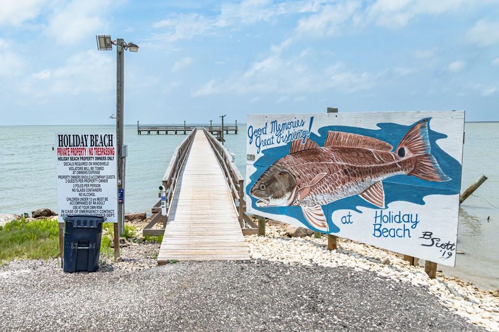 511 Water Oak Ln, Rockport, TX 78382