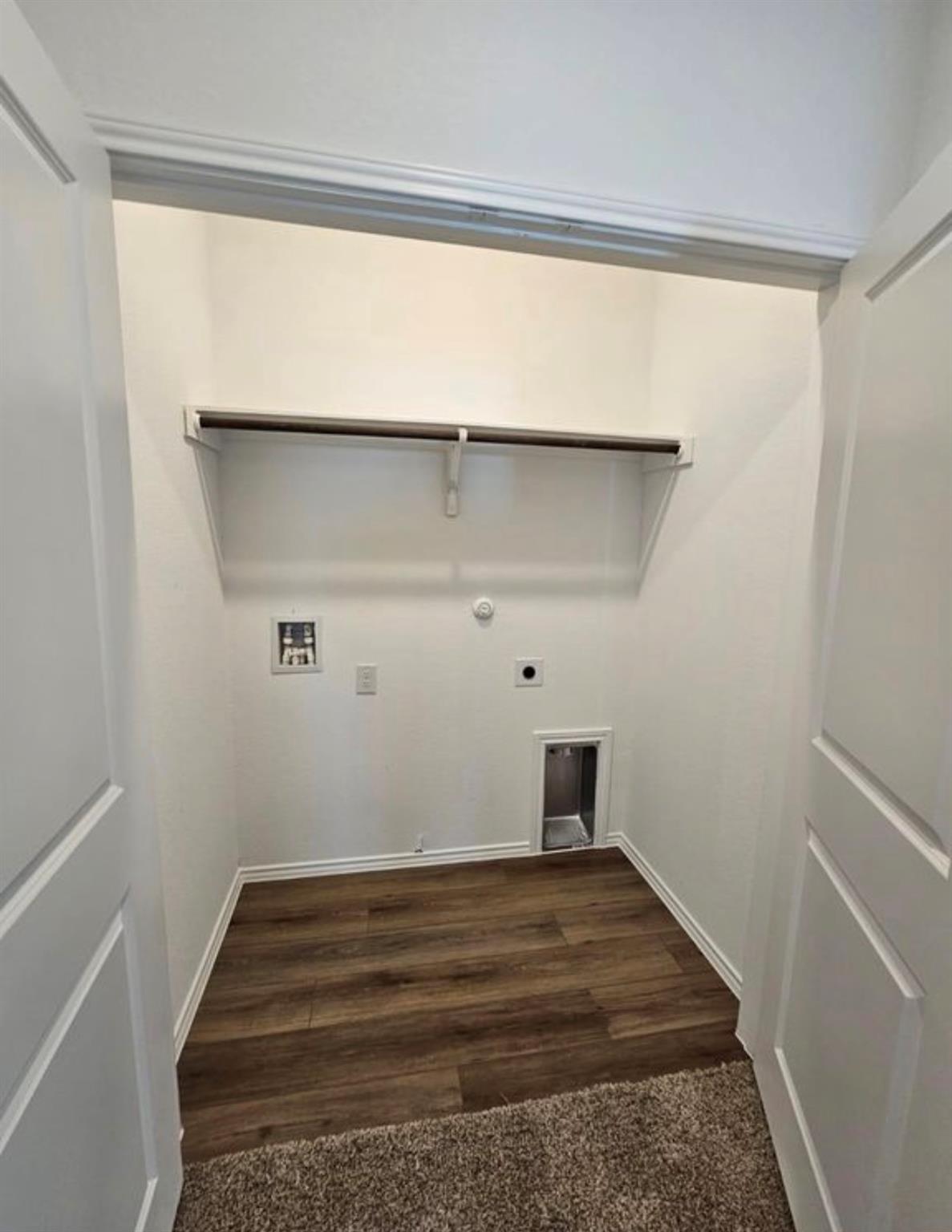 511 Halfmoon Dr, Lockhart, TX 78644