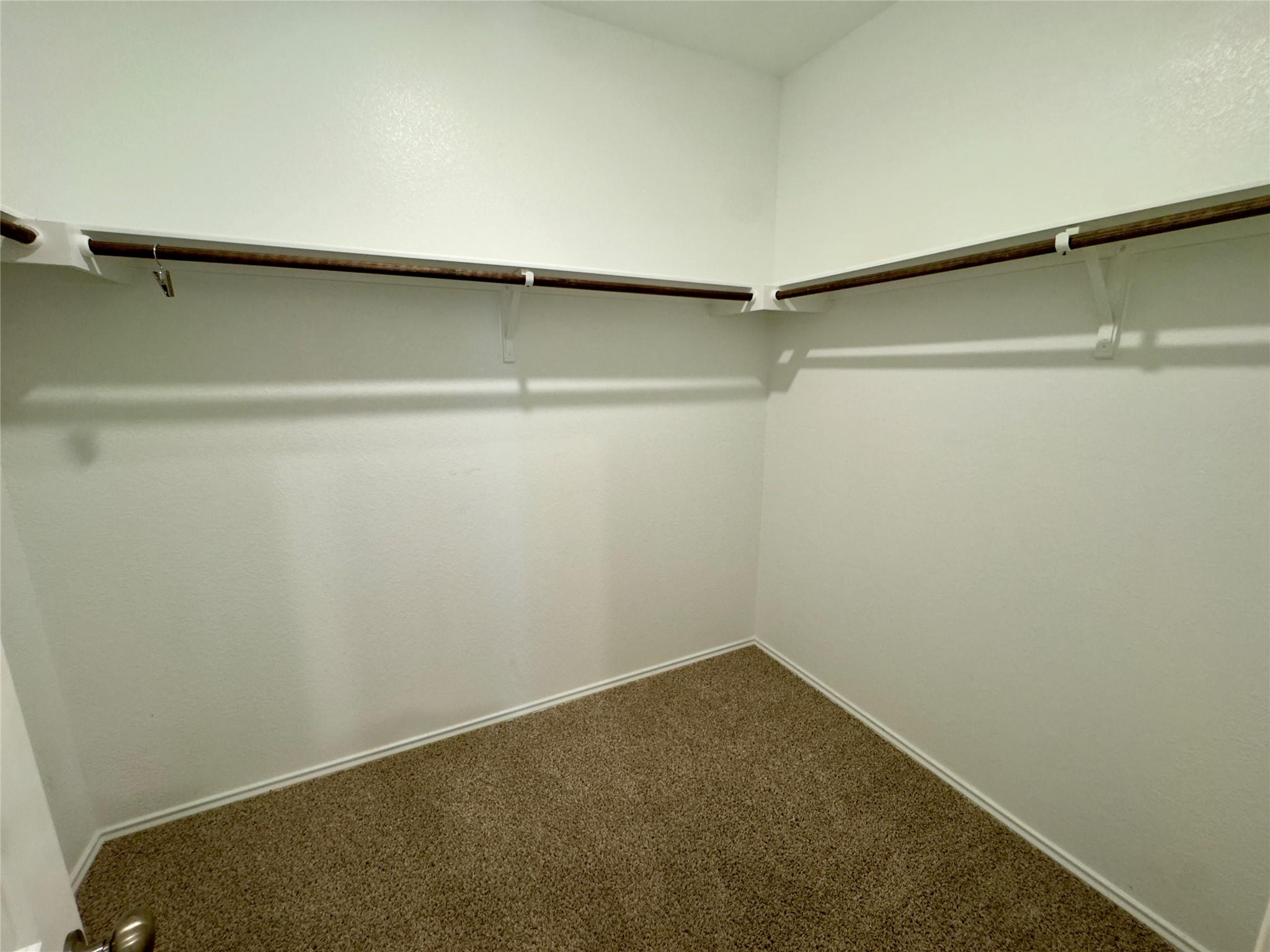 511 Halfmoon Dr, Lockhart, TX 78644