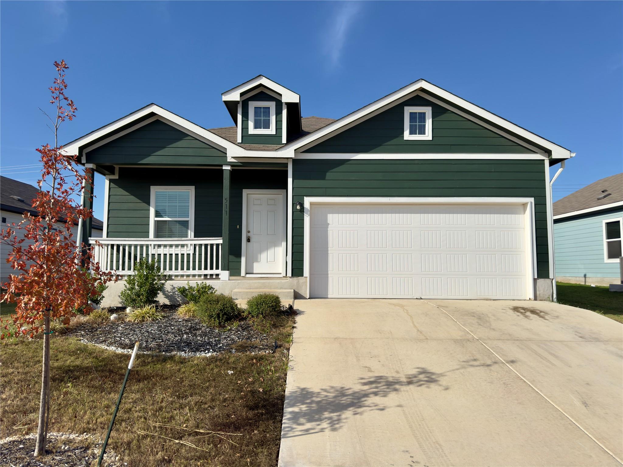 511 Halfmoon Dr, Lockhart, TX 78644