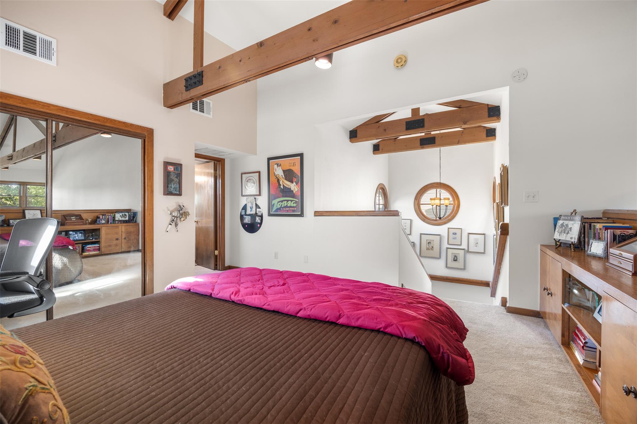 116 W Eagle Dr, The Hills, TX 78738