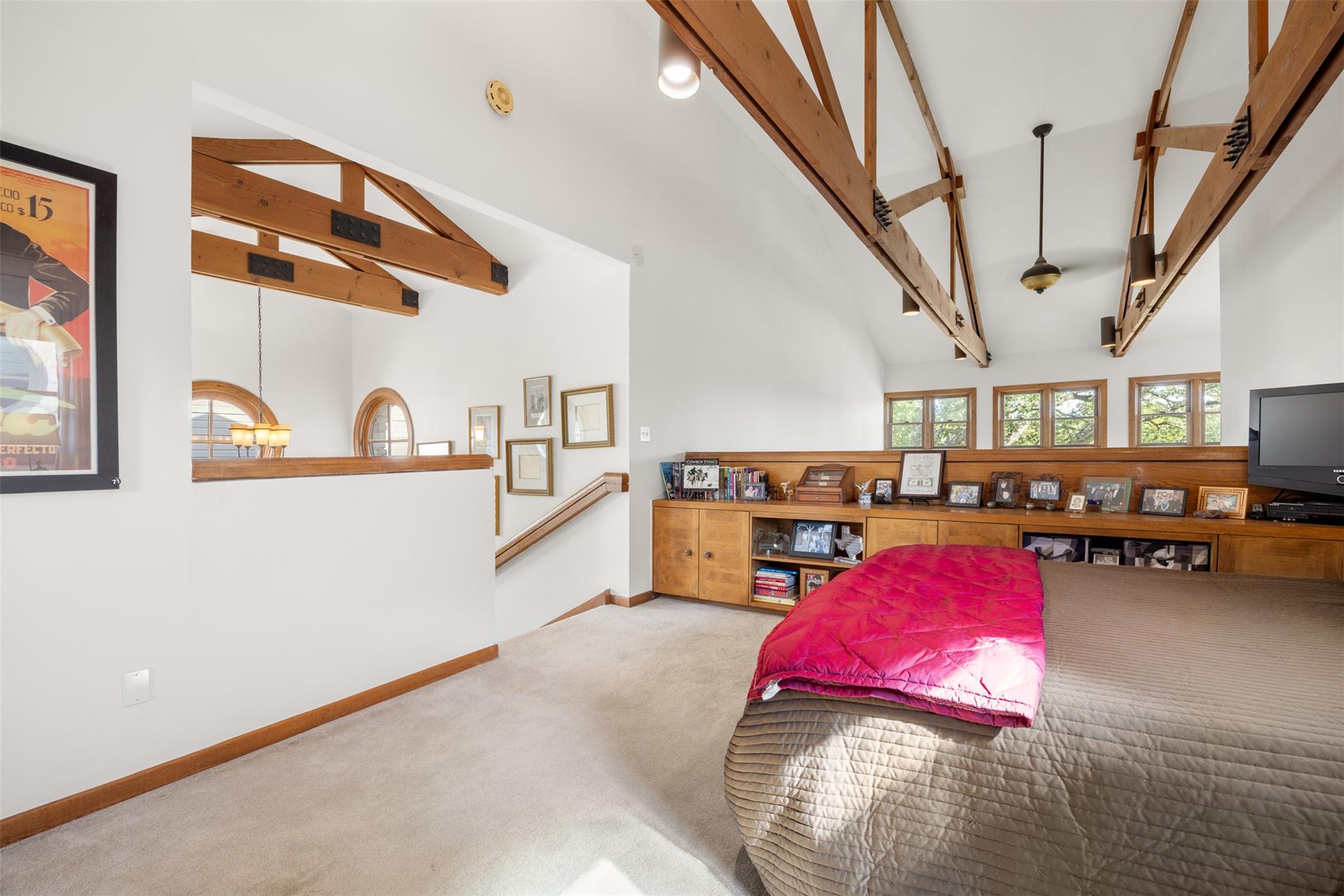 116 W Eagle Dr, The Hills, TX 78738