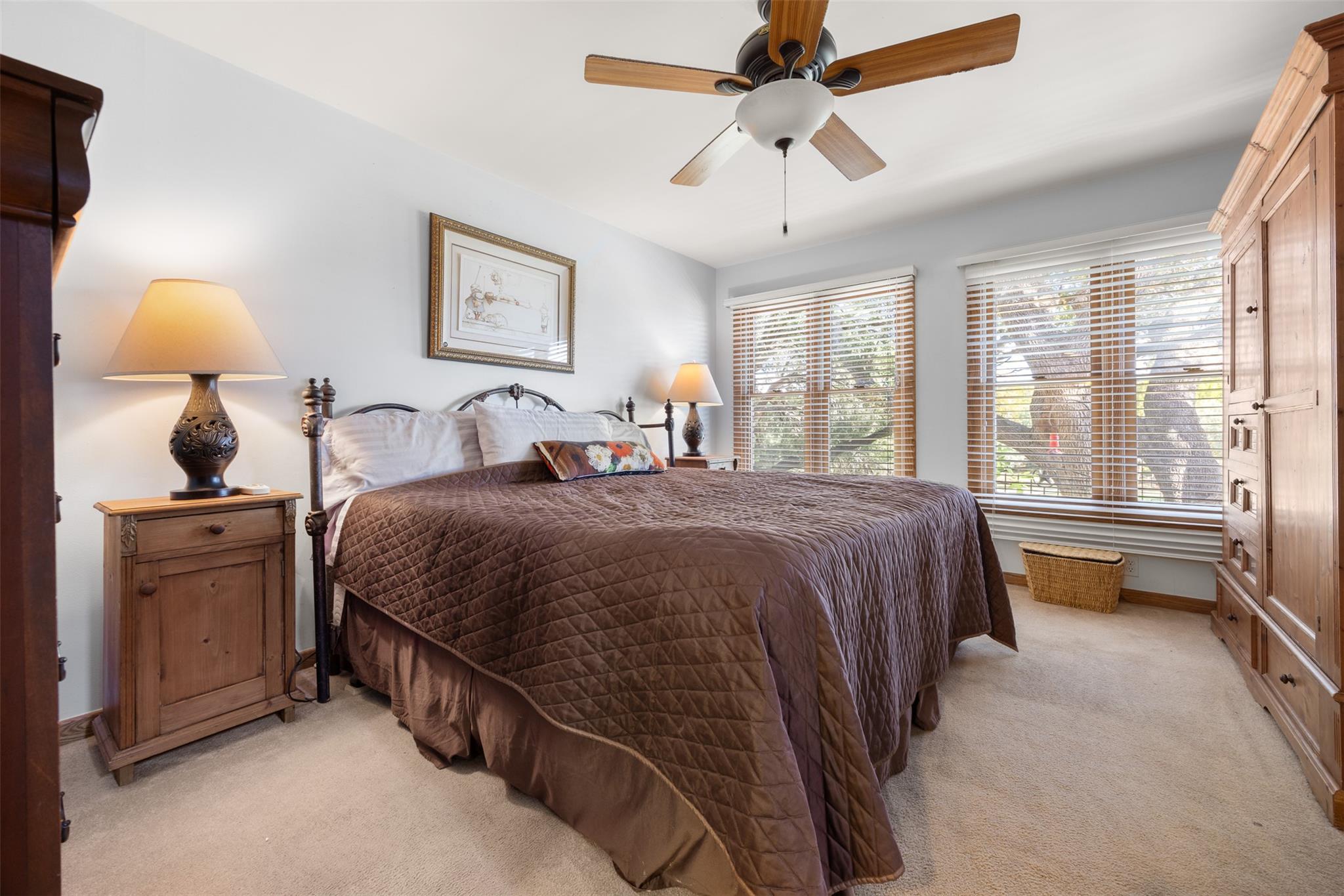 116 W Eagle Dr, The Hills, TX 78738