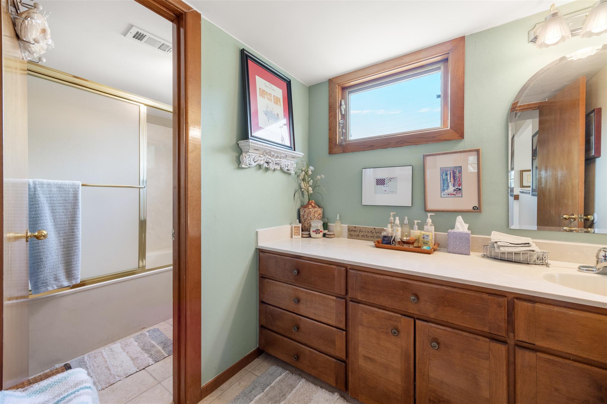 116 W Eagle Dr, The Hills, TX 78738