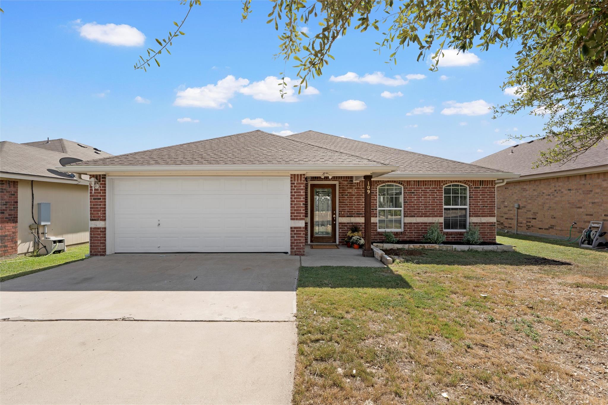 109 Quartz Dr, Jarrell, TX 76537